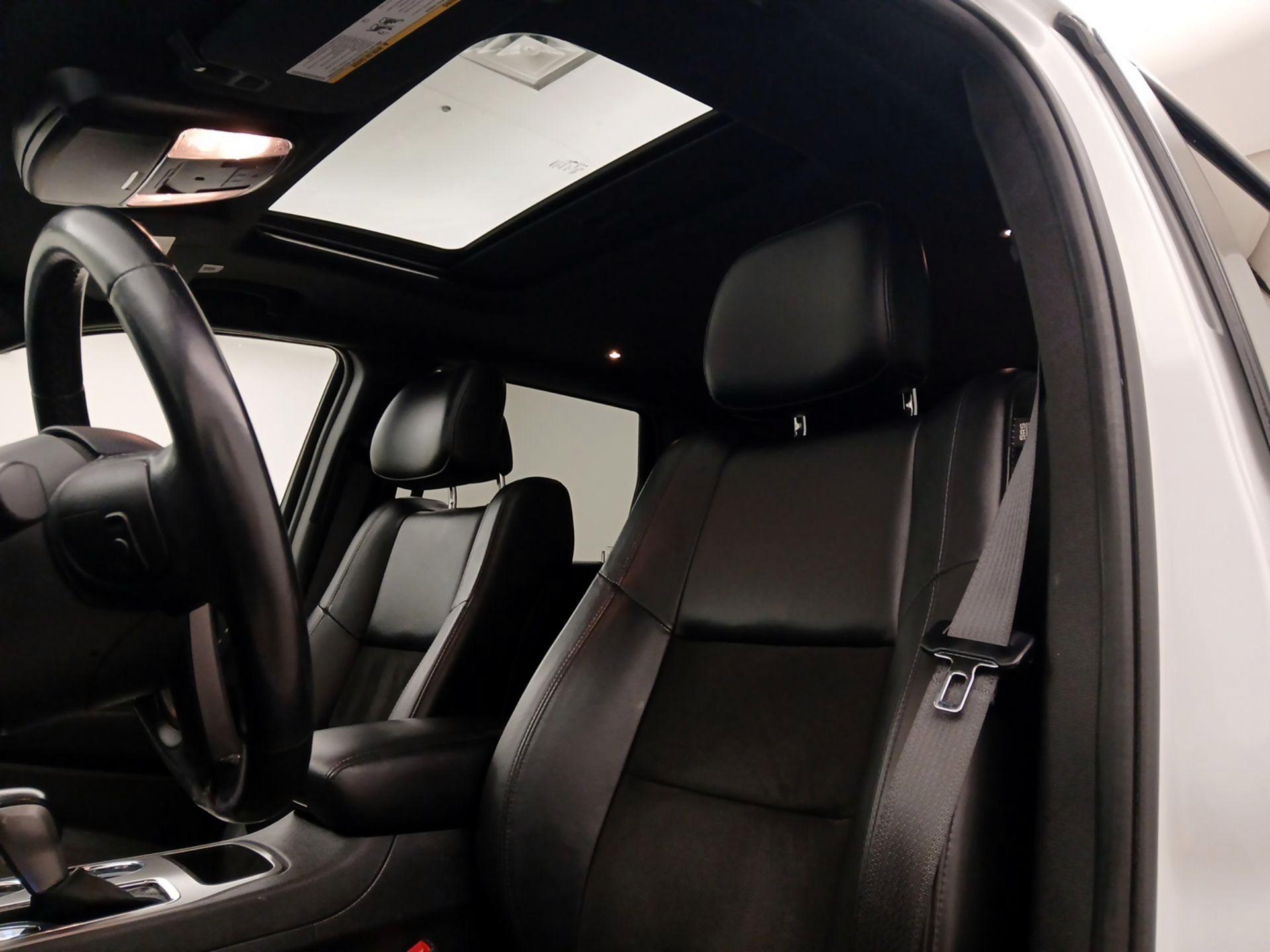 Thumbnail: 2020 Jeep Grand Cherokee - 20