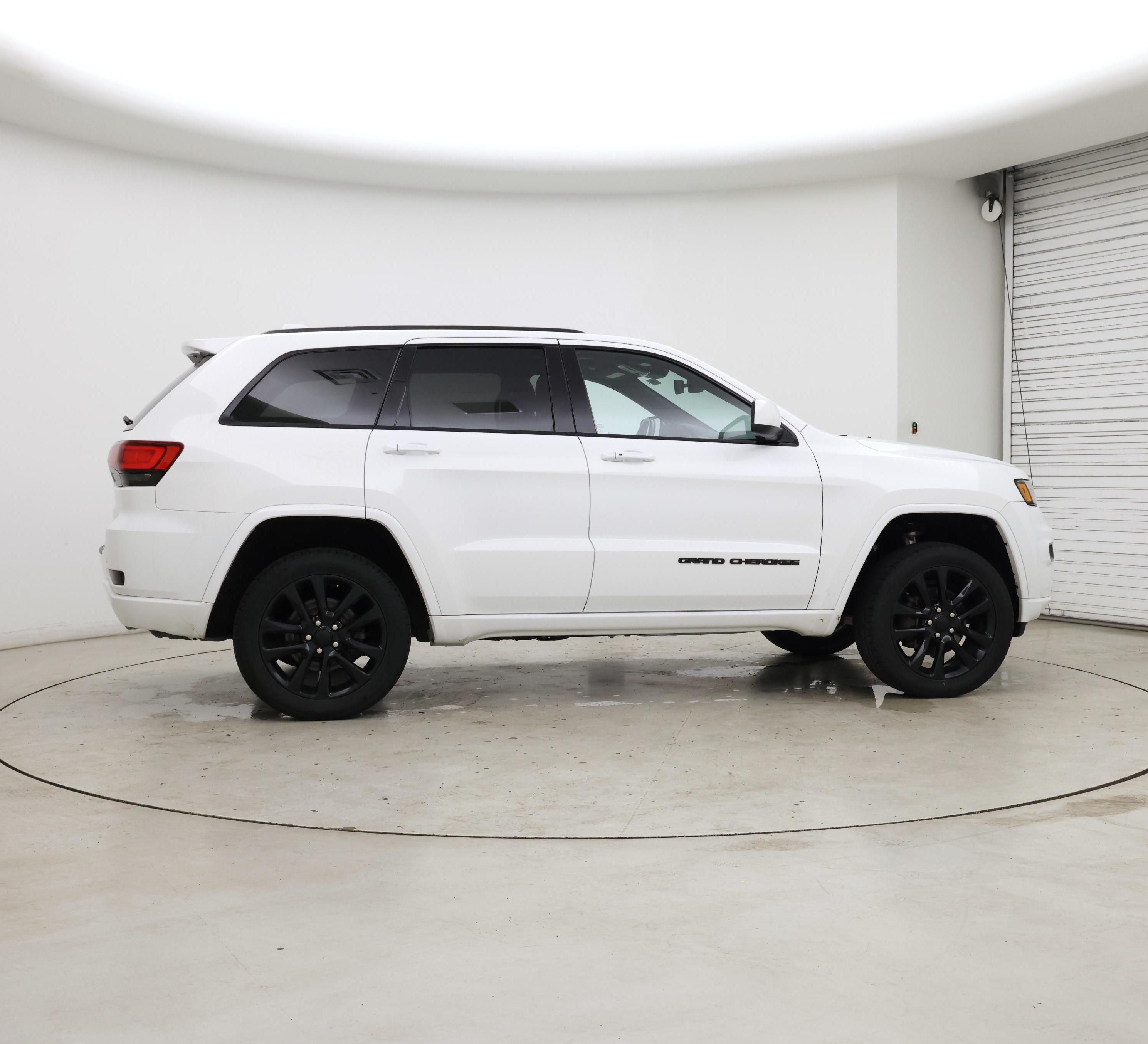 Thumbnail: 2020 Jeep Grand Cherokee - 7