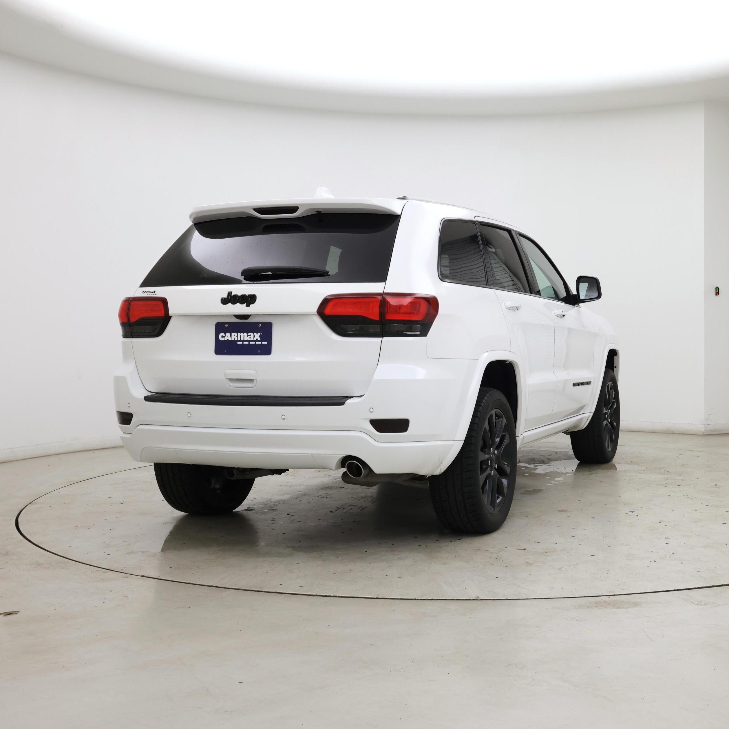 Thumbnail: 2020 Jeep Grand Cherokee - 8