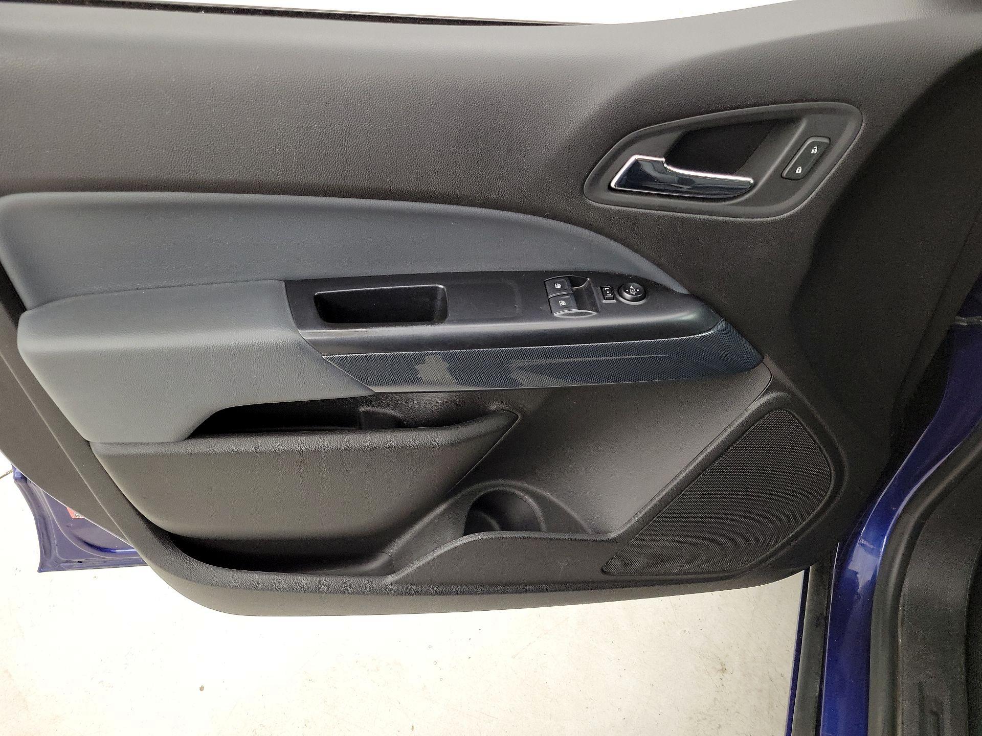 Thumbnail: 2017 Chevrolet Colorado - 12