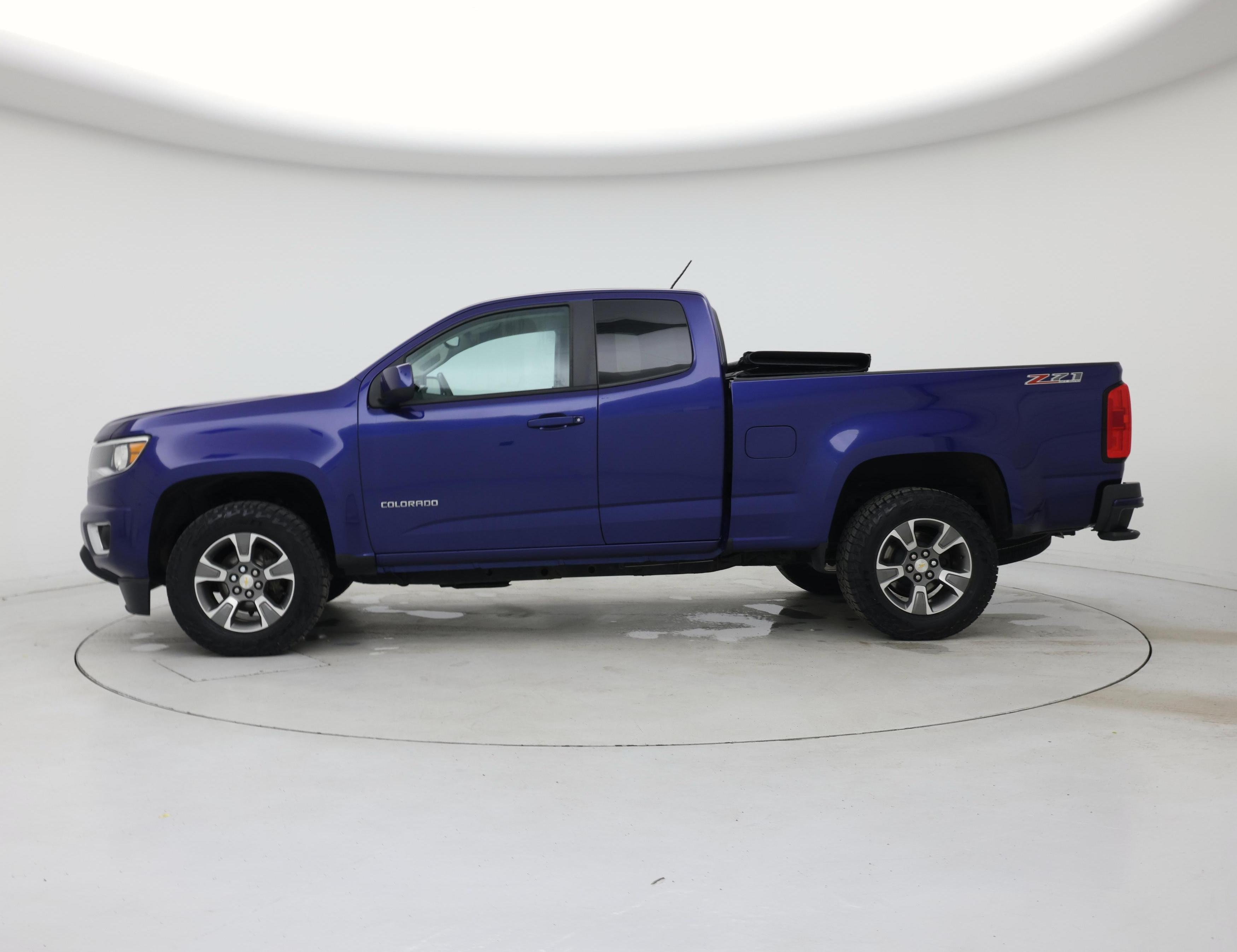 Thumbnail: 2017 Chevrolet Colorado - 3