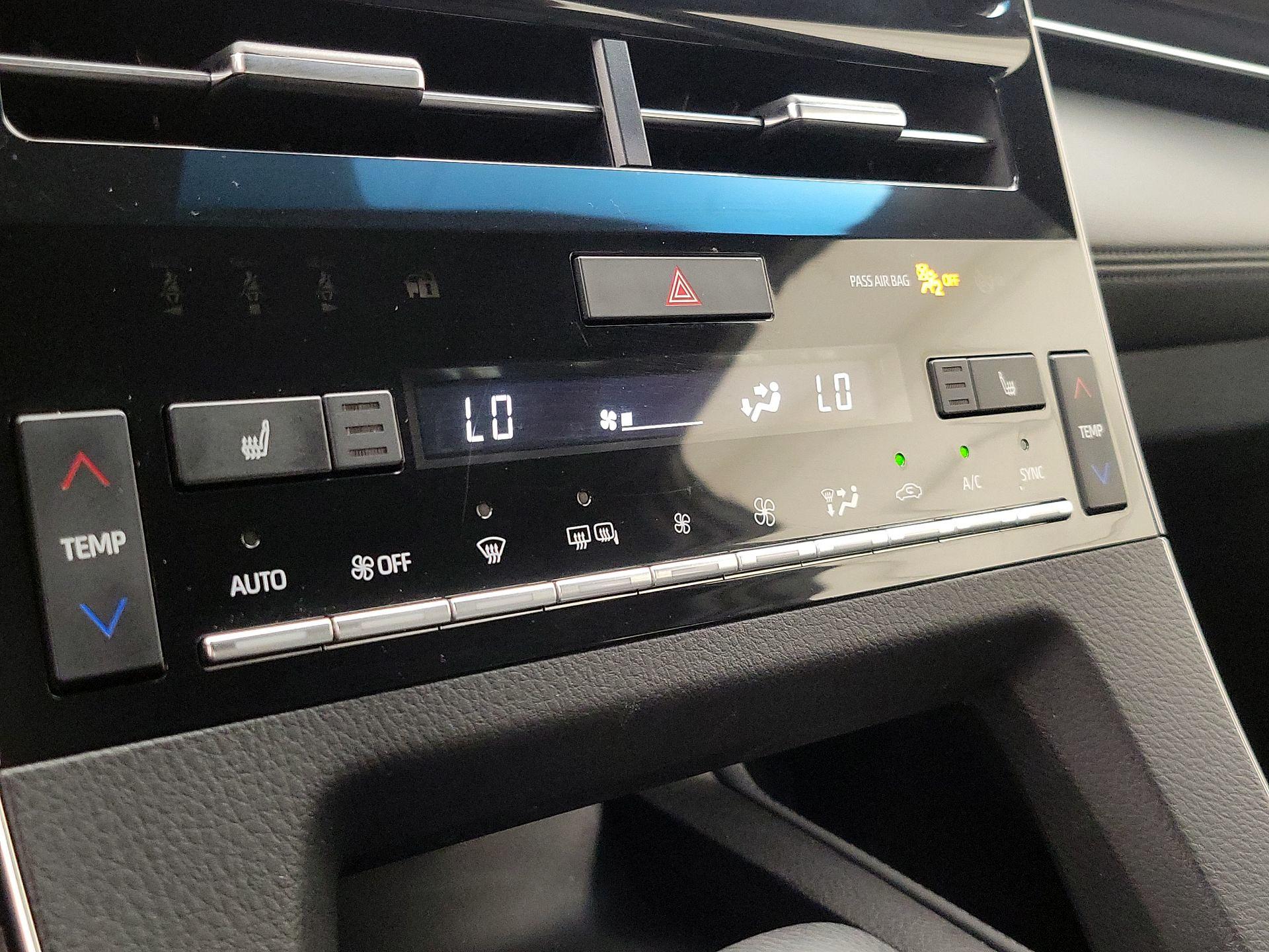 Thumbnail: 2019 Toyota Avalon - 16