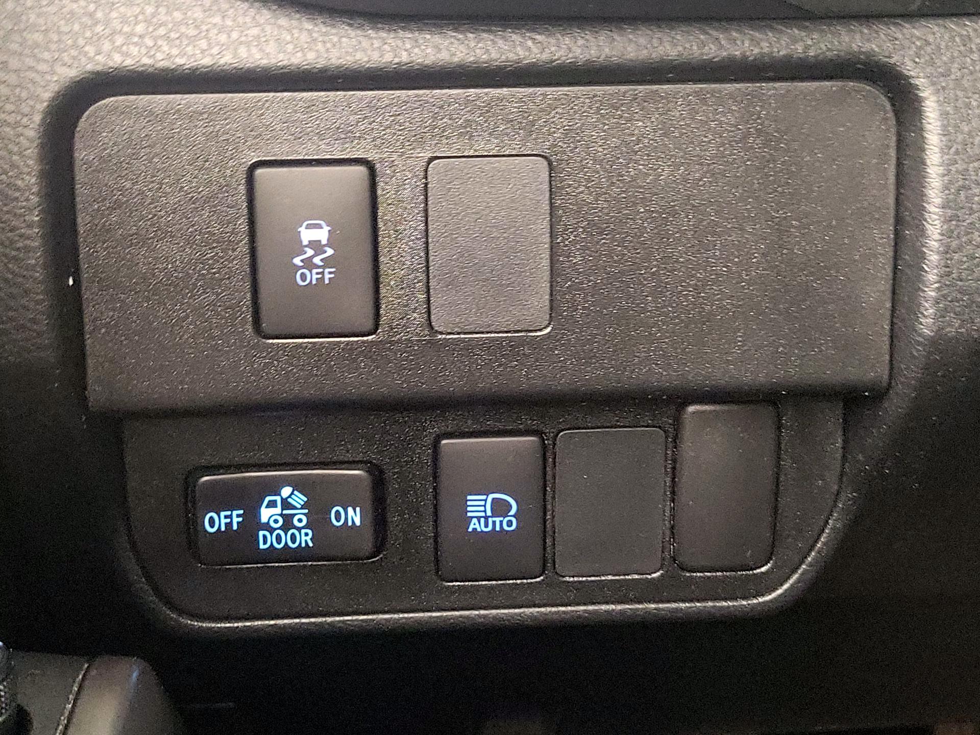 Thumbnail: 2021 Toyota Tacoma - 13