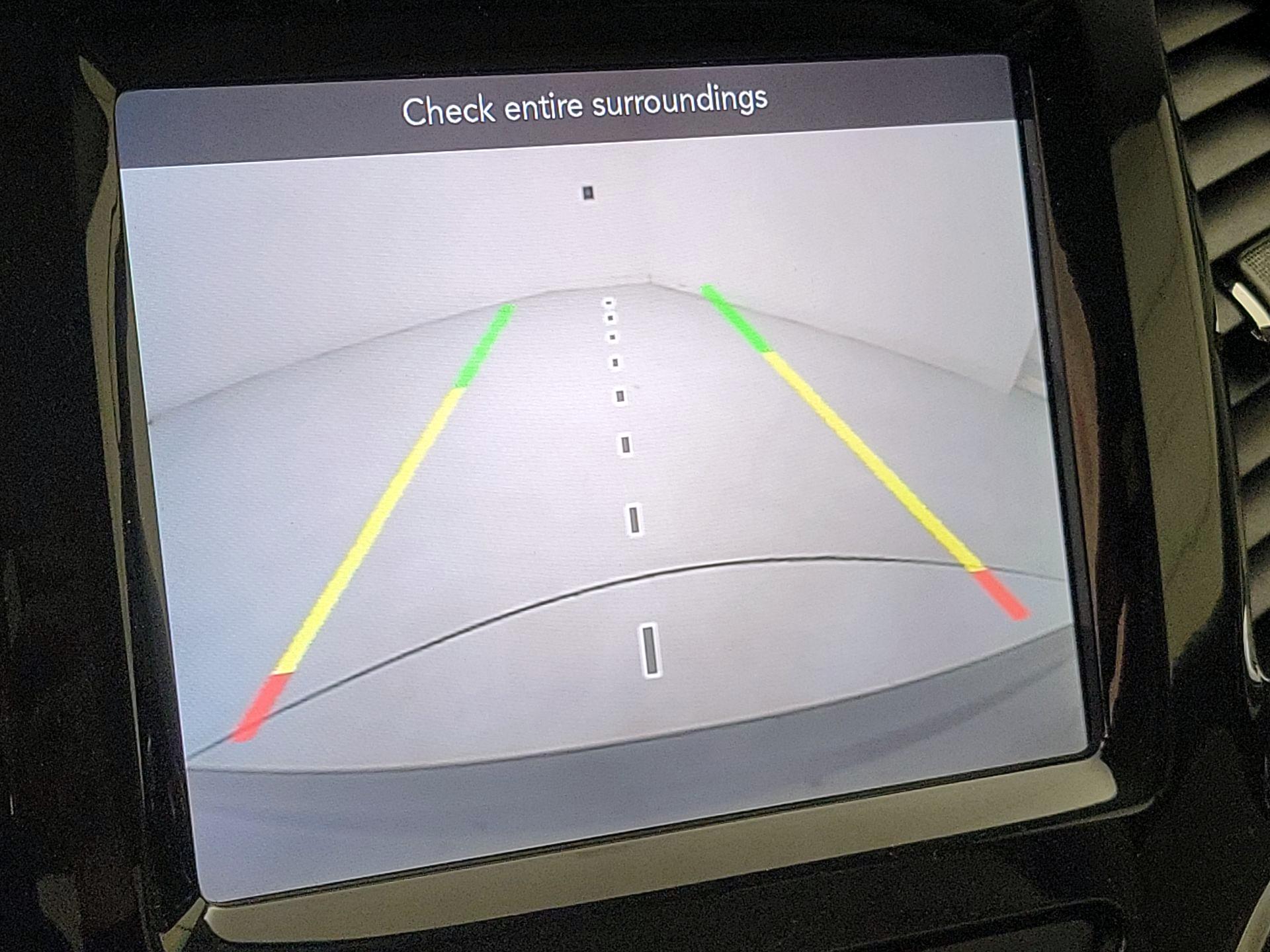 Thumbnail: 2019 Jeep Cherokee - 14