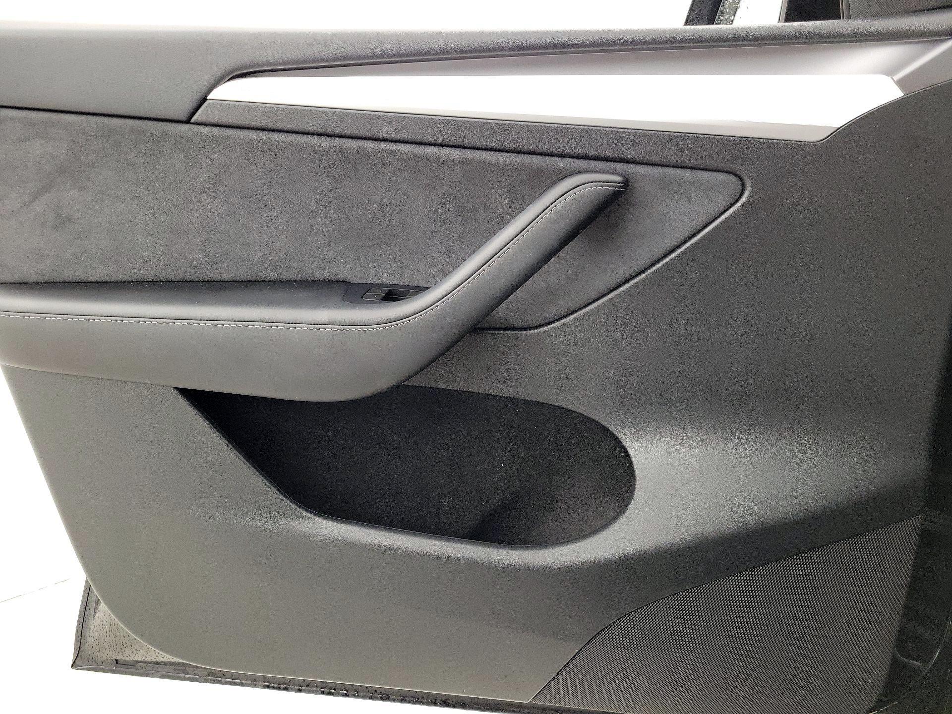 Thumbnail: 2023 Tesla Model Y - 12