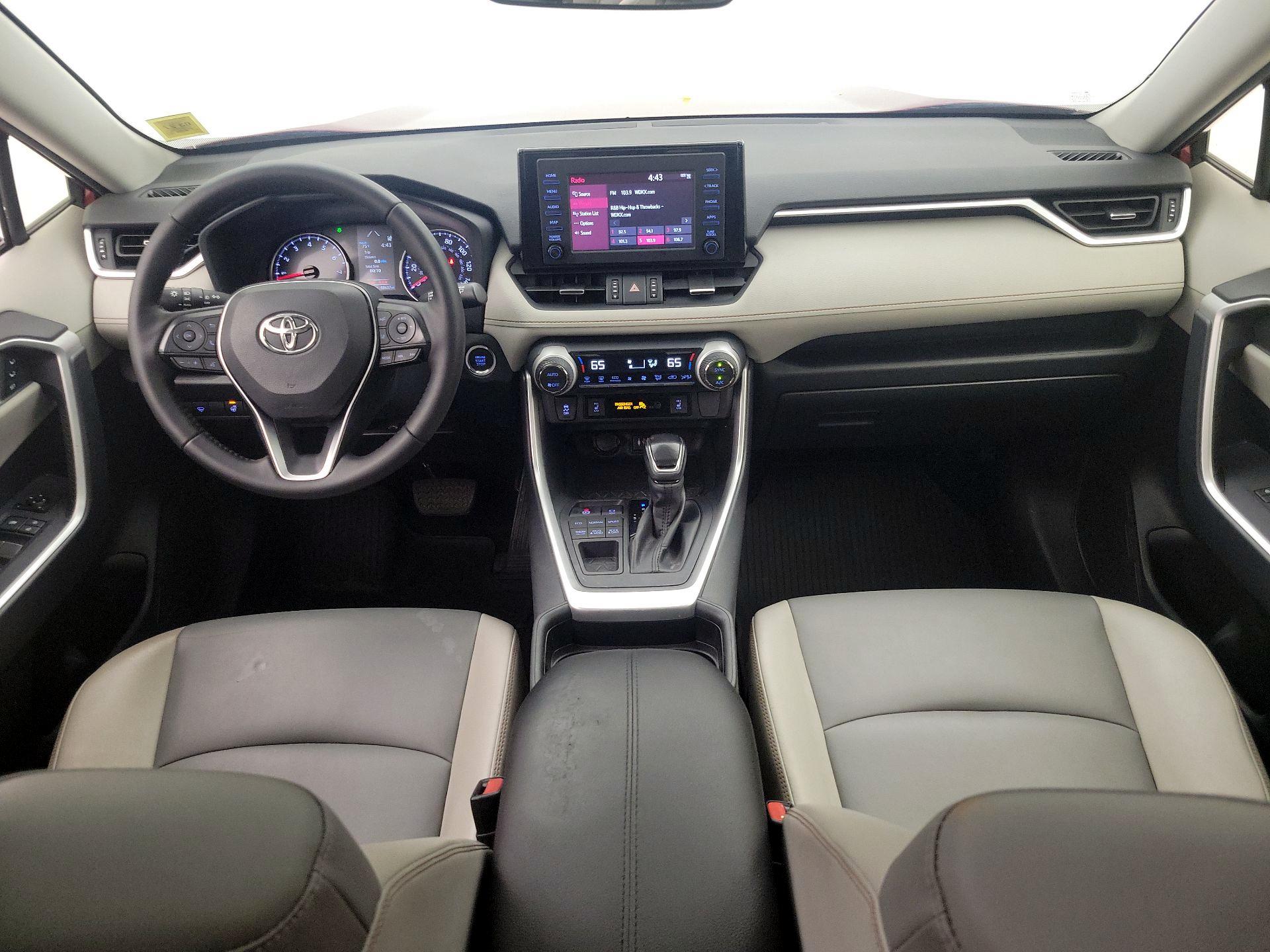 Thumbnail: 2019 Toyota RAV4 - 9