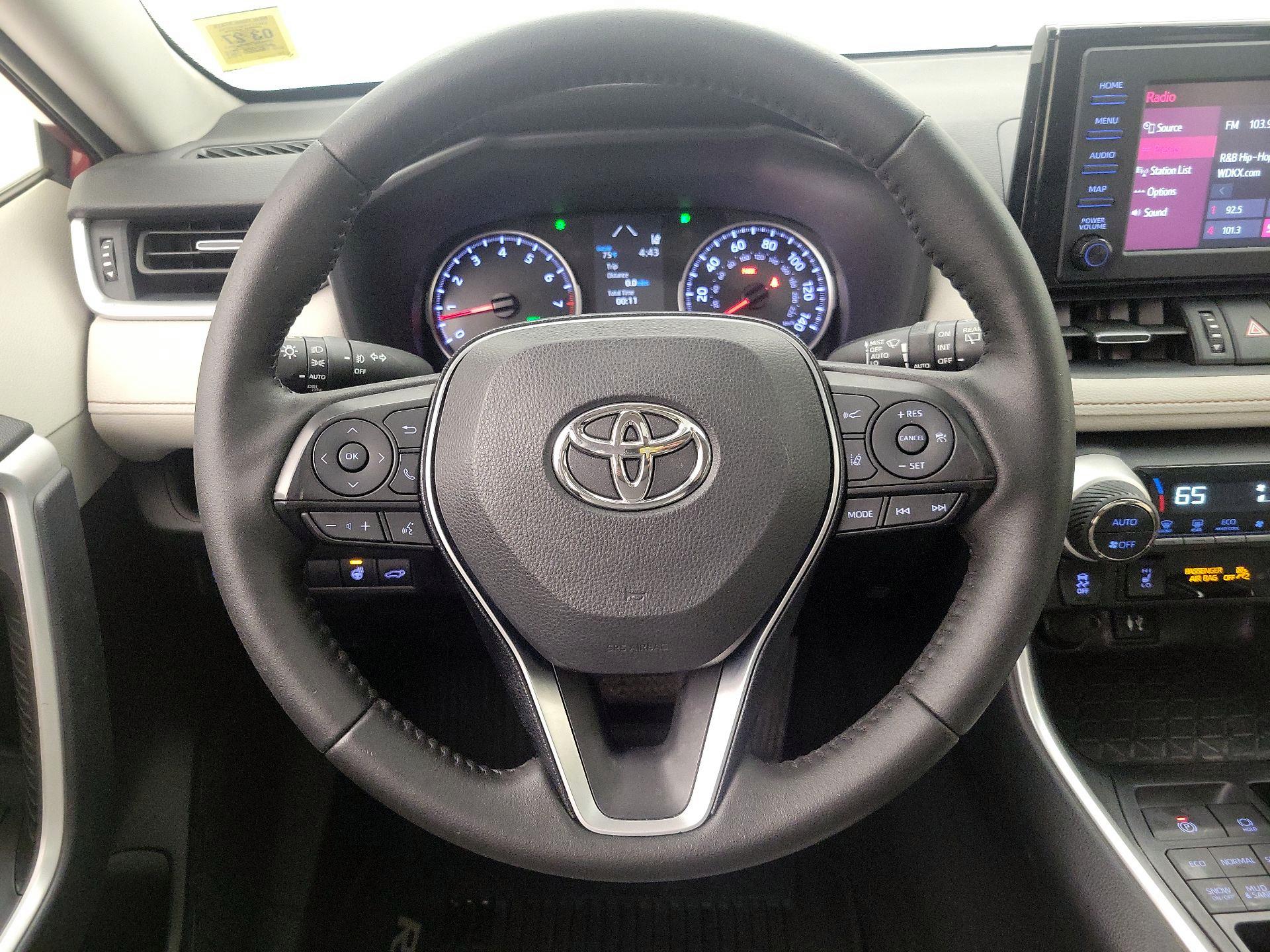 Thumbnail: 2019 Toyota RAV4 - 10