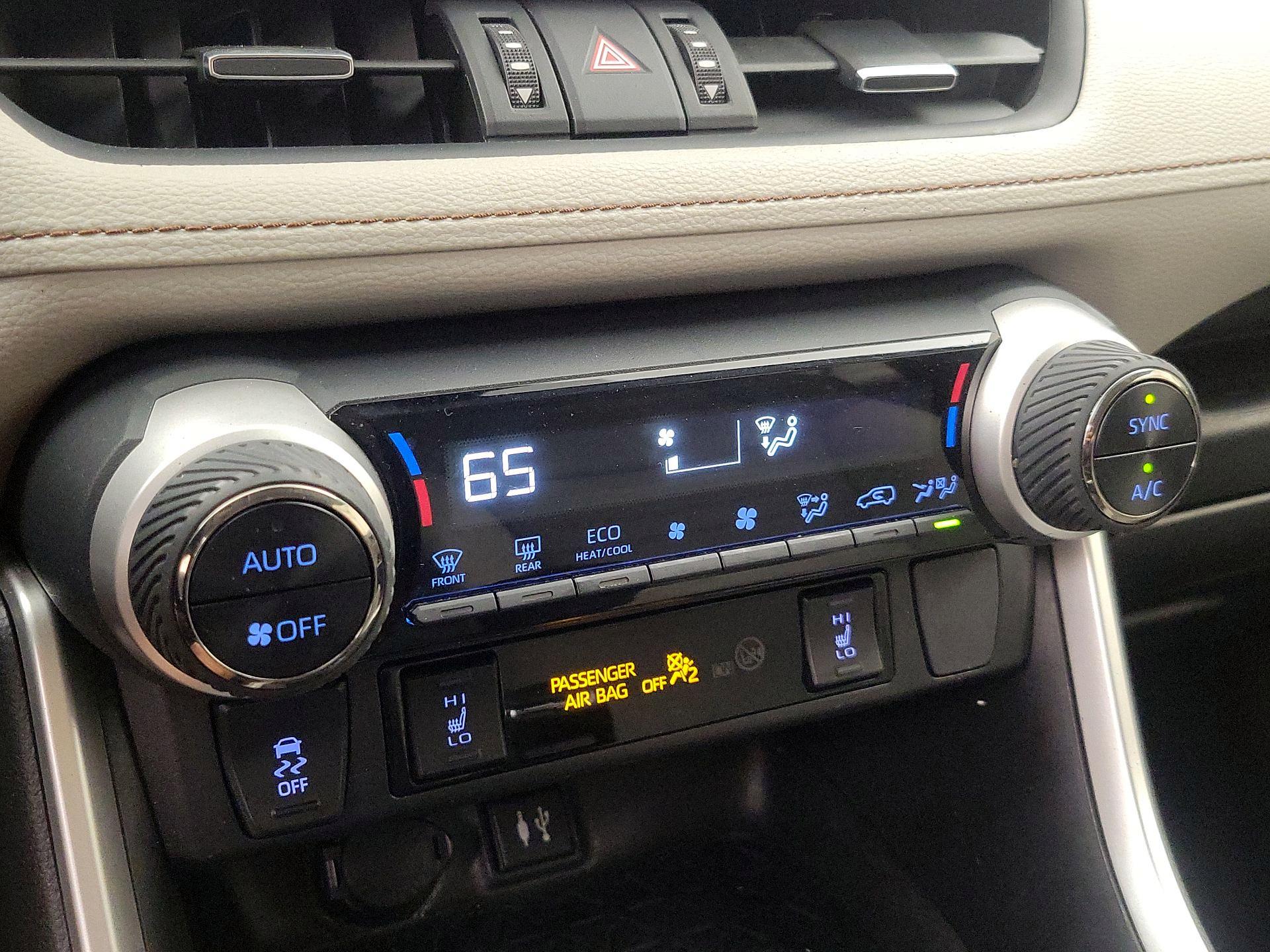 Thumbnail: 2019 Toyota RAV4 - 16