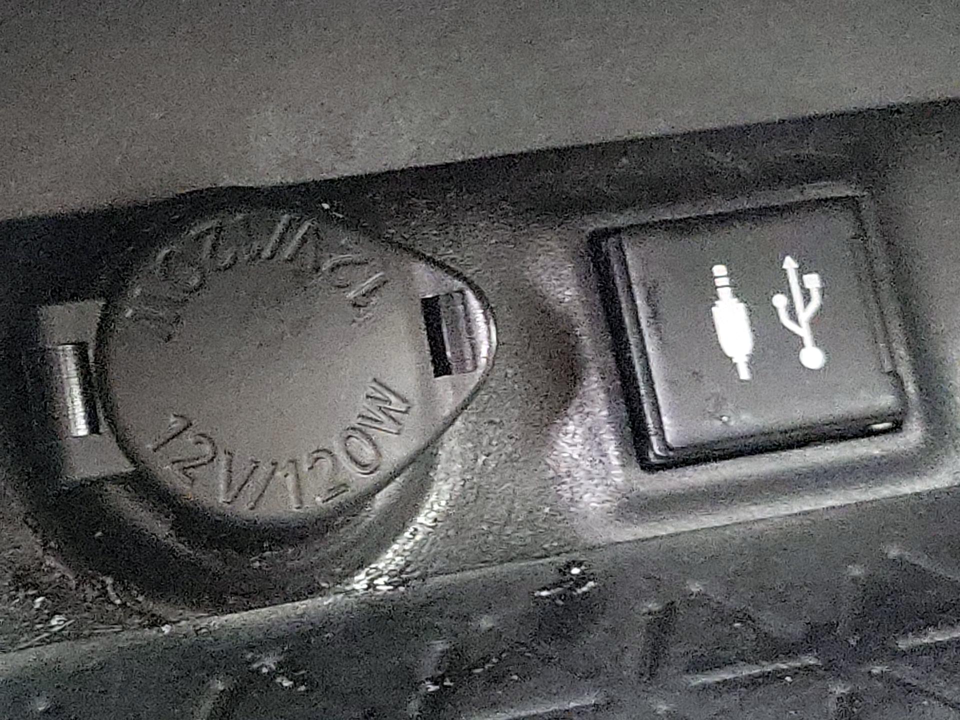 Thumbnail: 2019 Toyota RAV4 - 18