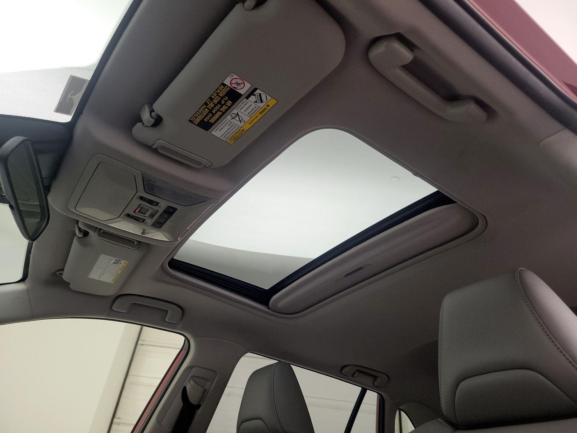 Thumbnail: 2019 Toyota RAV4 - 19