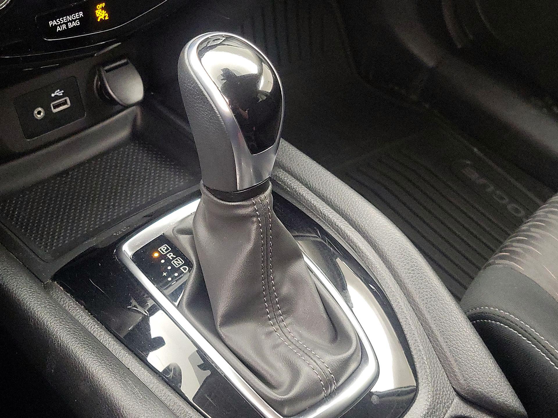 Thumbnail: 2020 Nissan Rogue - 17