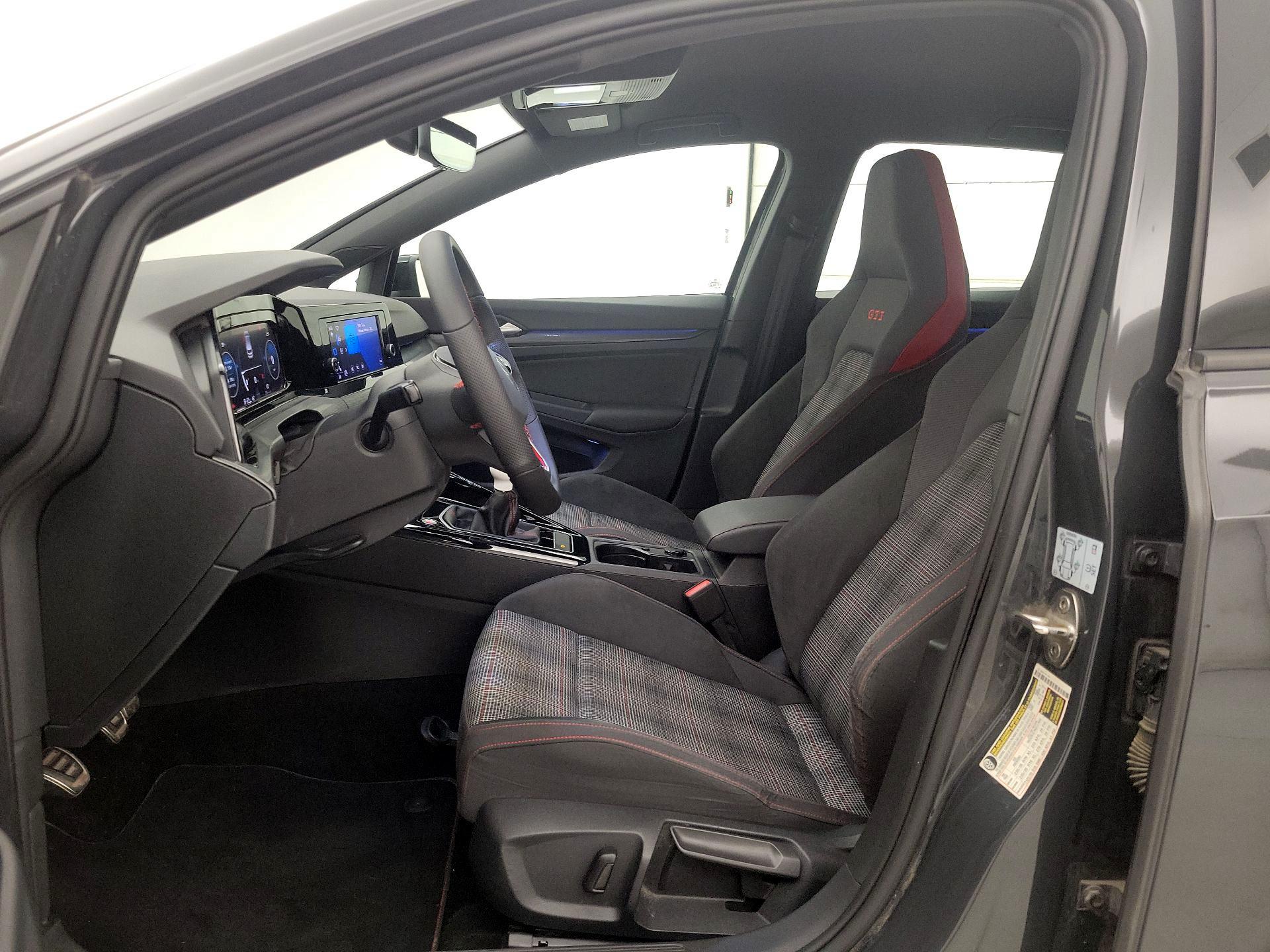 Thumbnail: 2023 Volkswagen Golf - 11