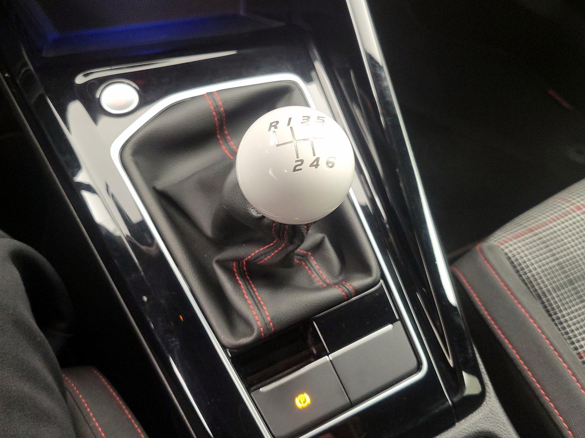 Thumbnail: 2023 Volkswagen Golf - 17