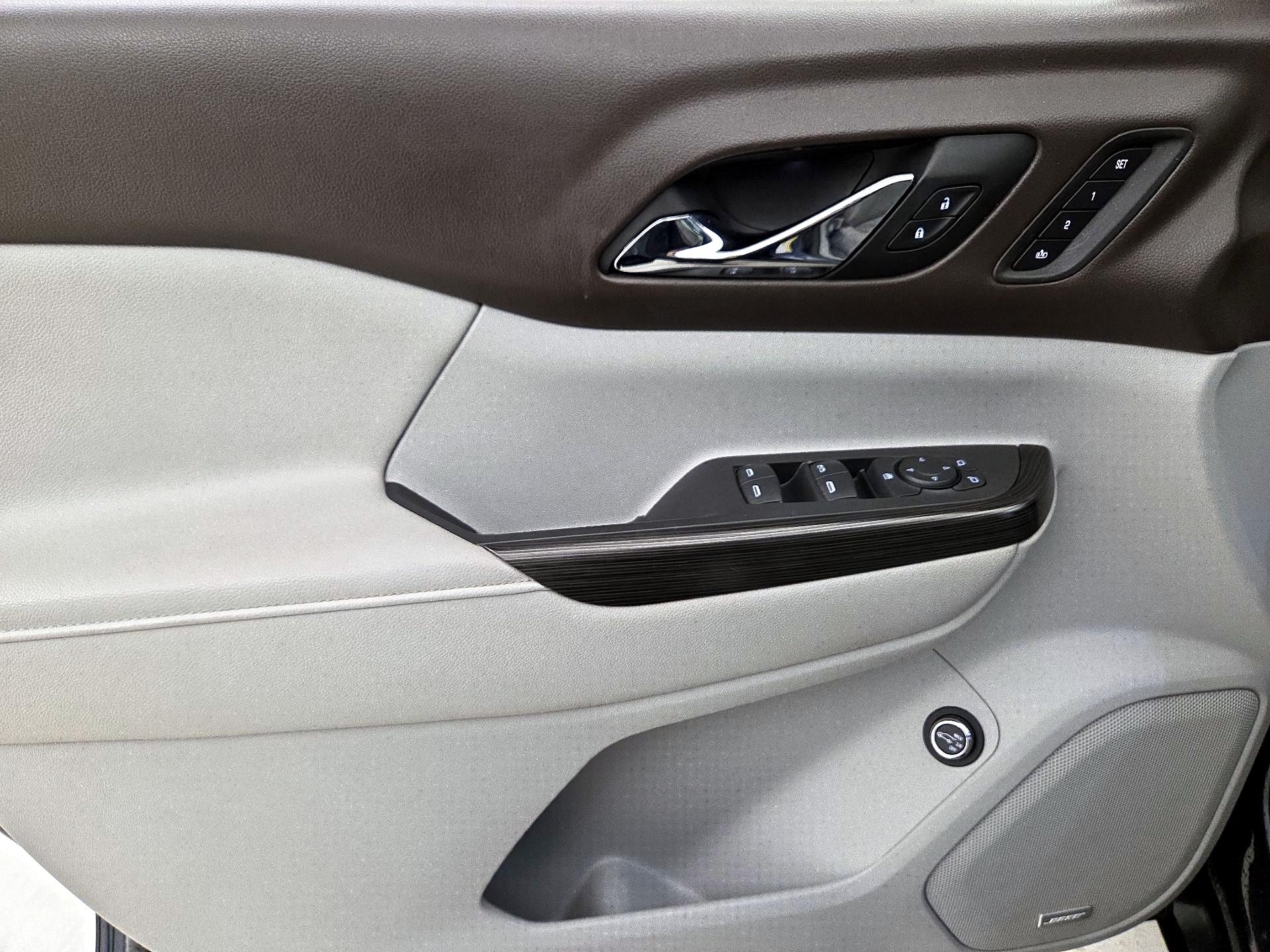 Thumbnail: 2018 GMC Acadia - 12