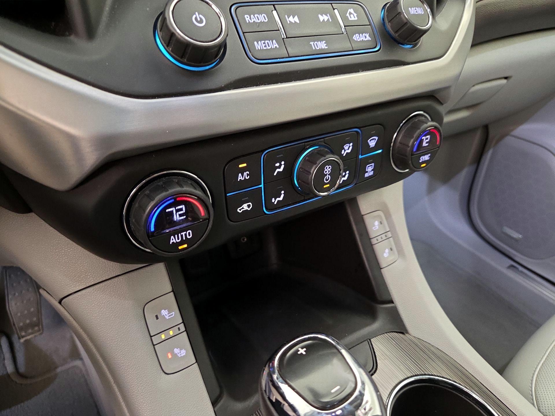 Thumbnail: 2018 GMC Acadia - 16