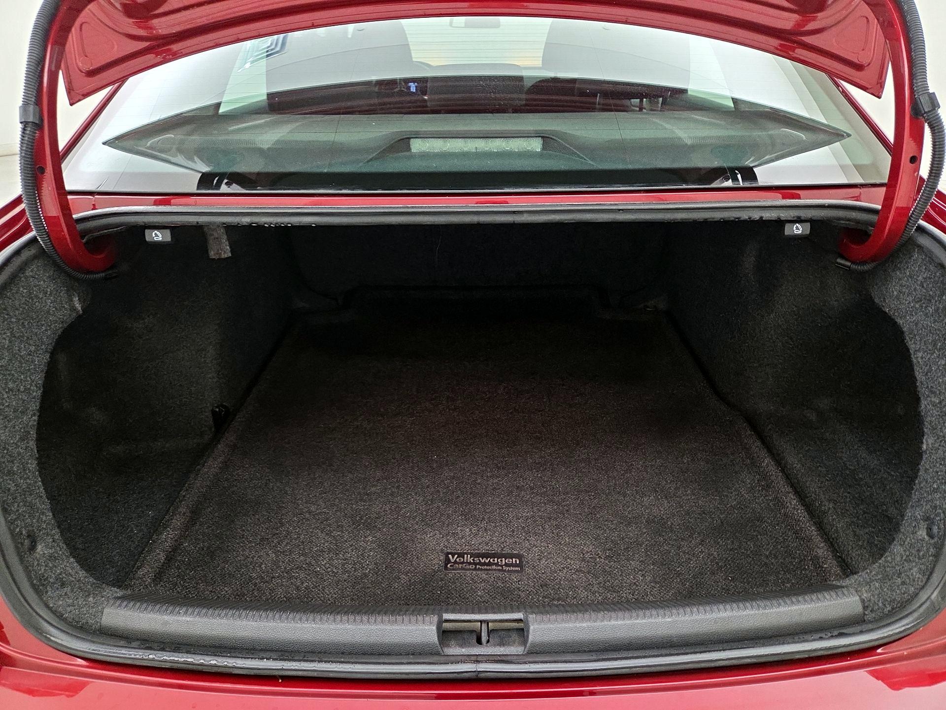 Thumbnail: 2016 Volkswagen Passat - 18