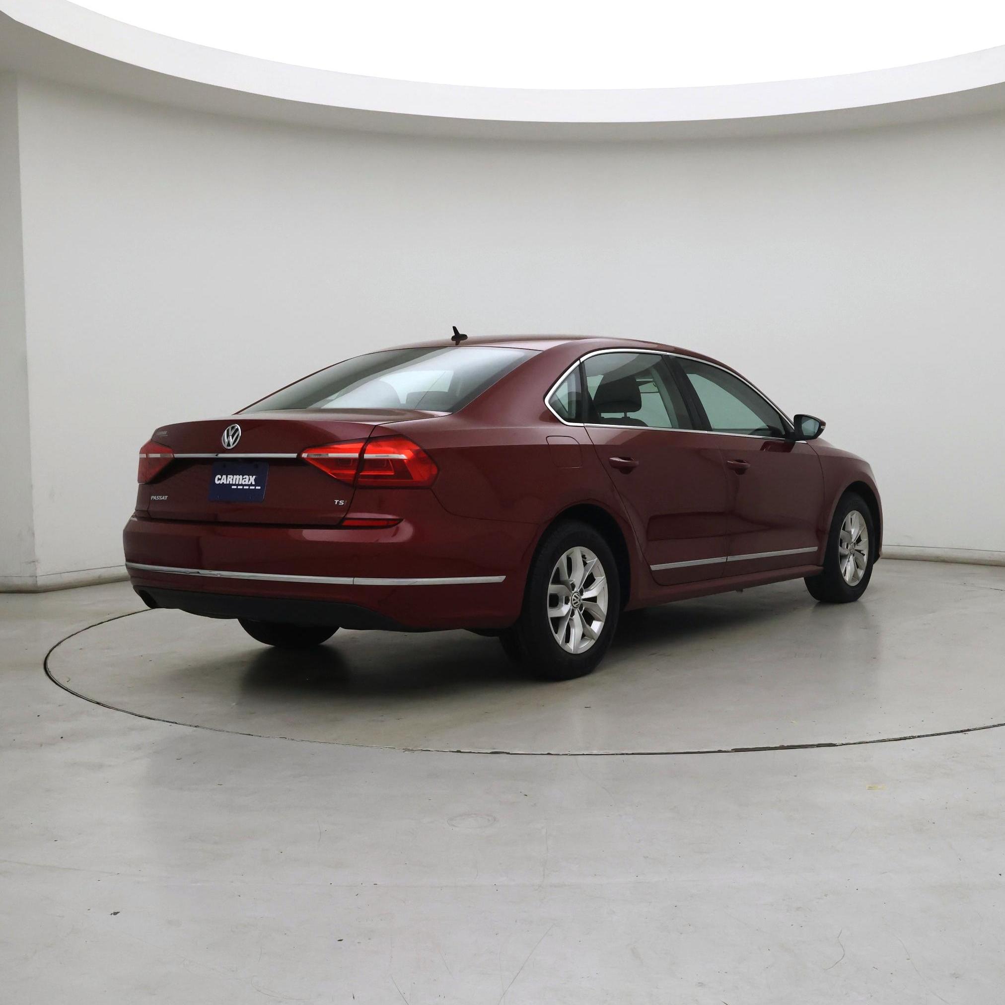 Thumbnail: 2016 Volkswagen Passat - 8