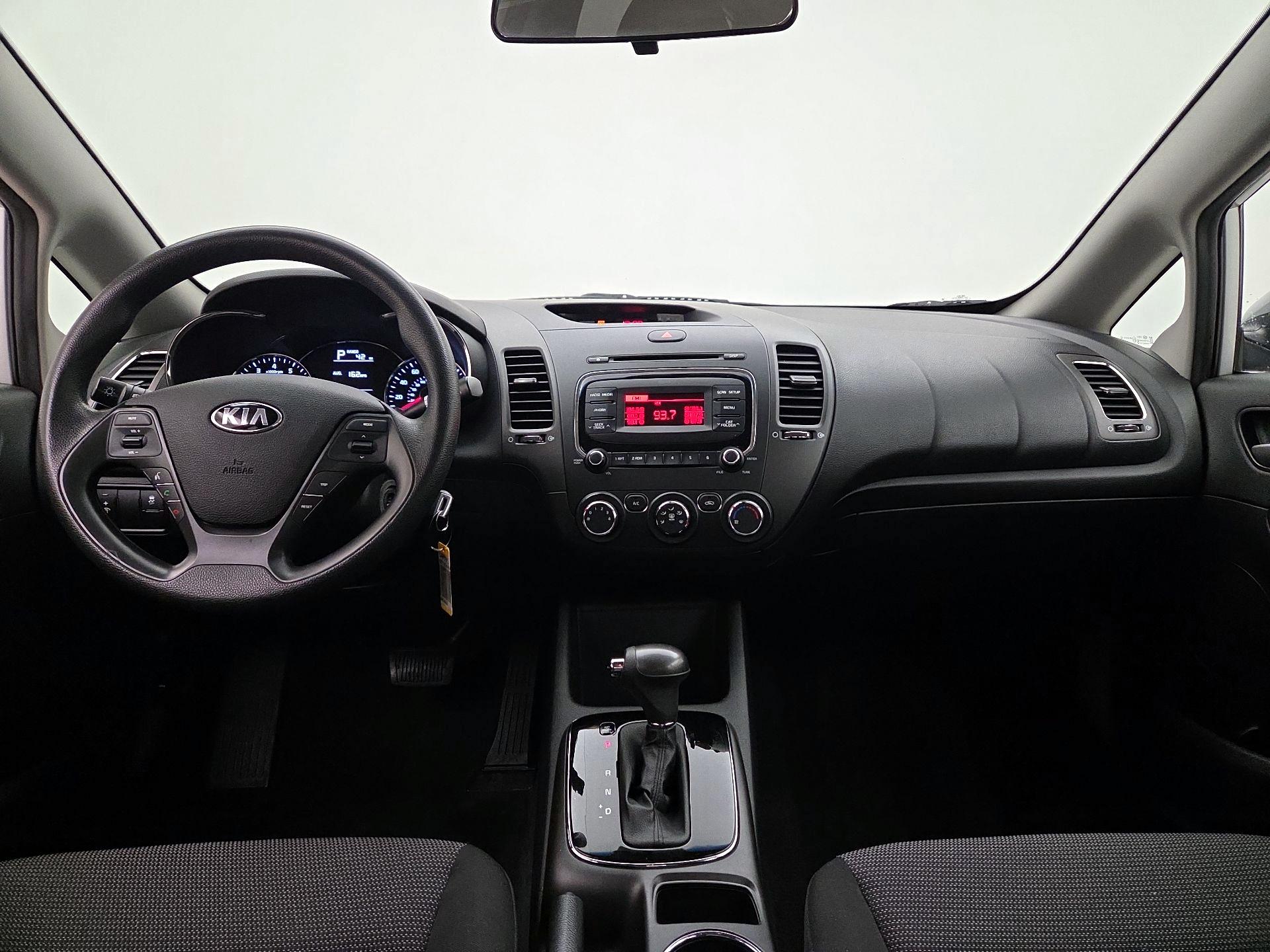 Thumbnail: 2017 Kia Forte - 9