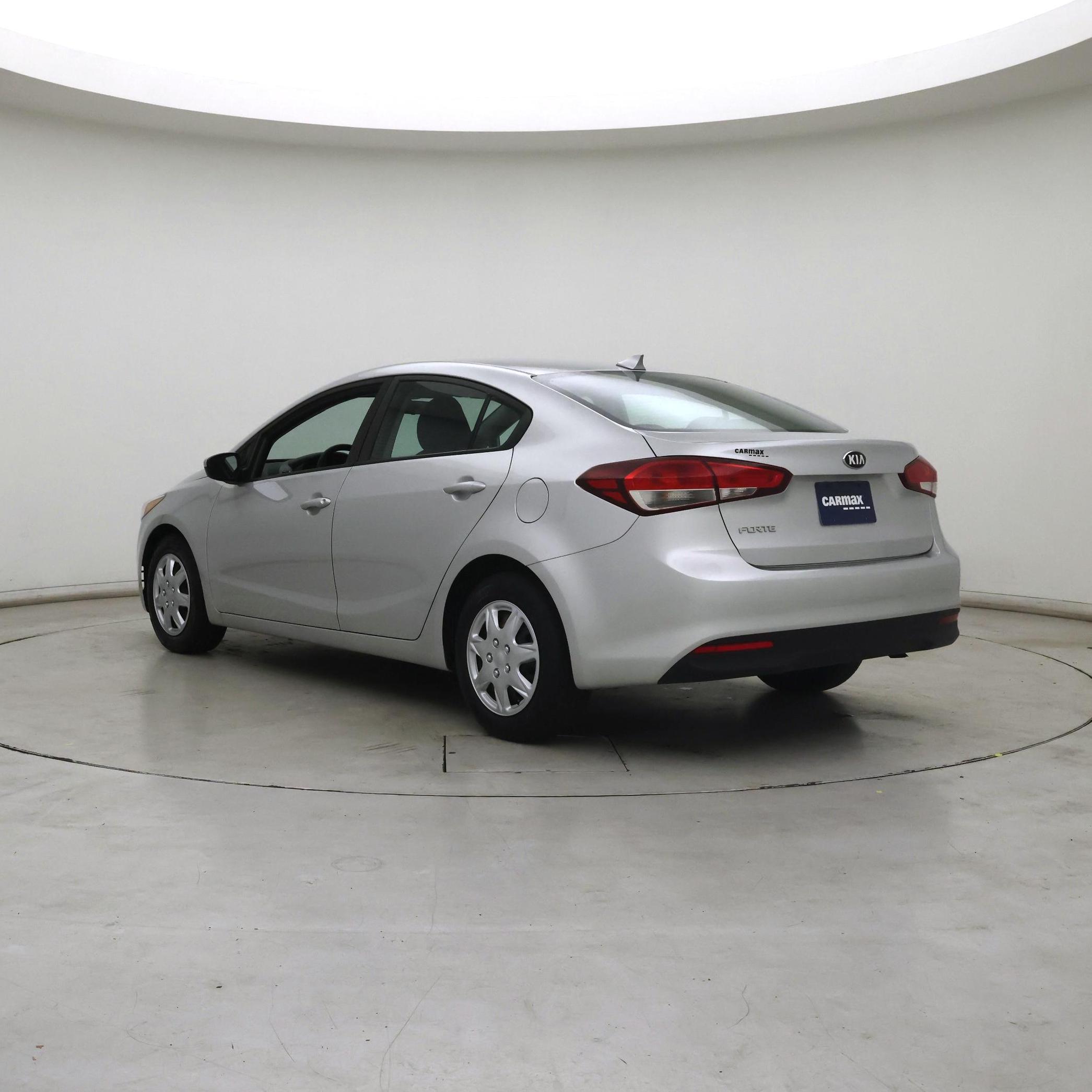 Thumbnail: 2017 Kia Forte - 2