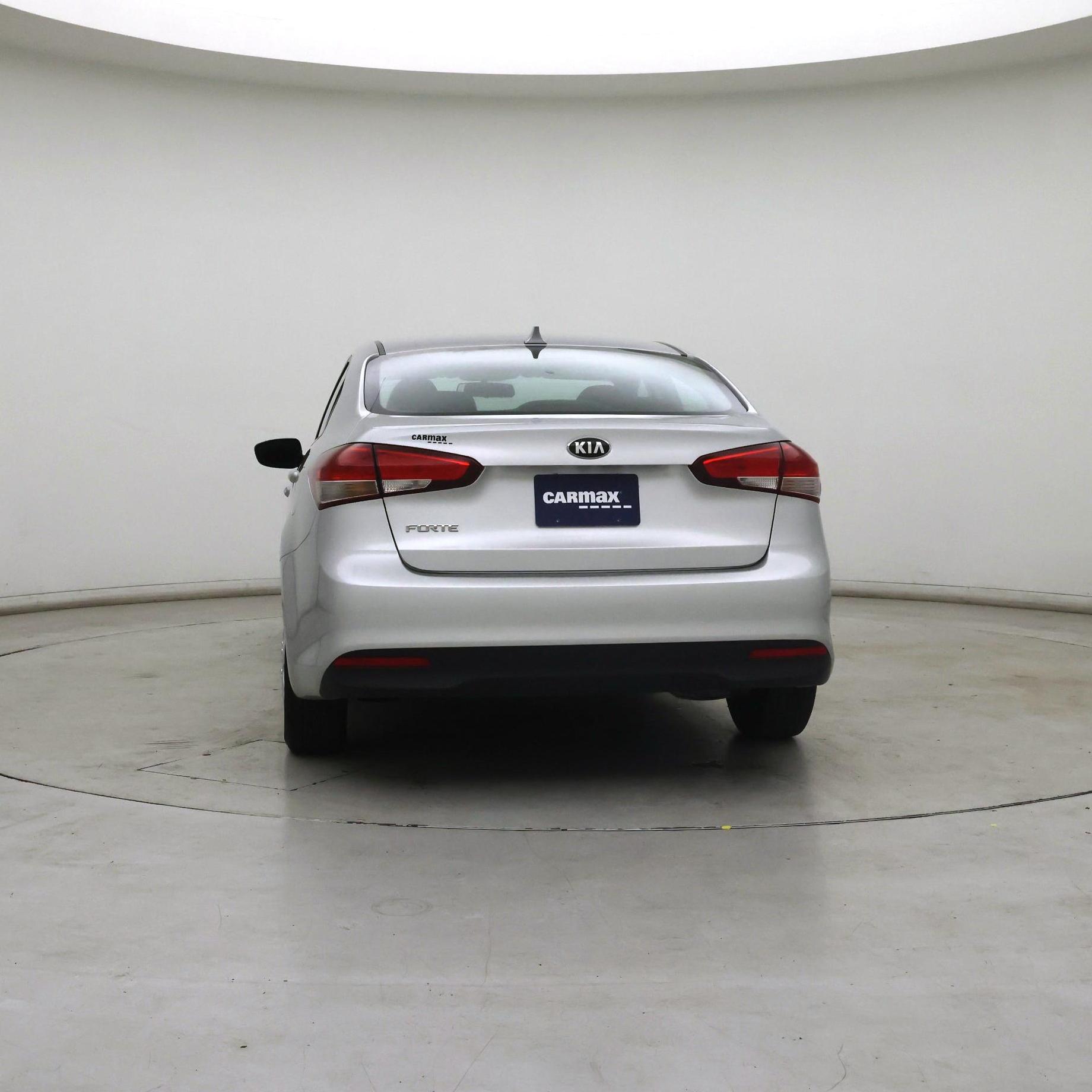 Thumbnail: 2017 Kia Forte - 6