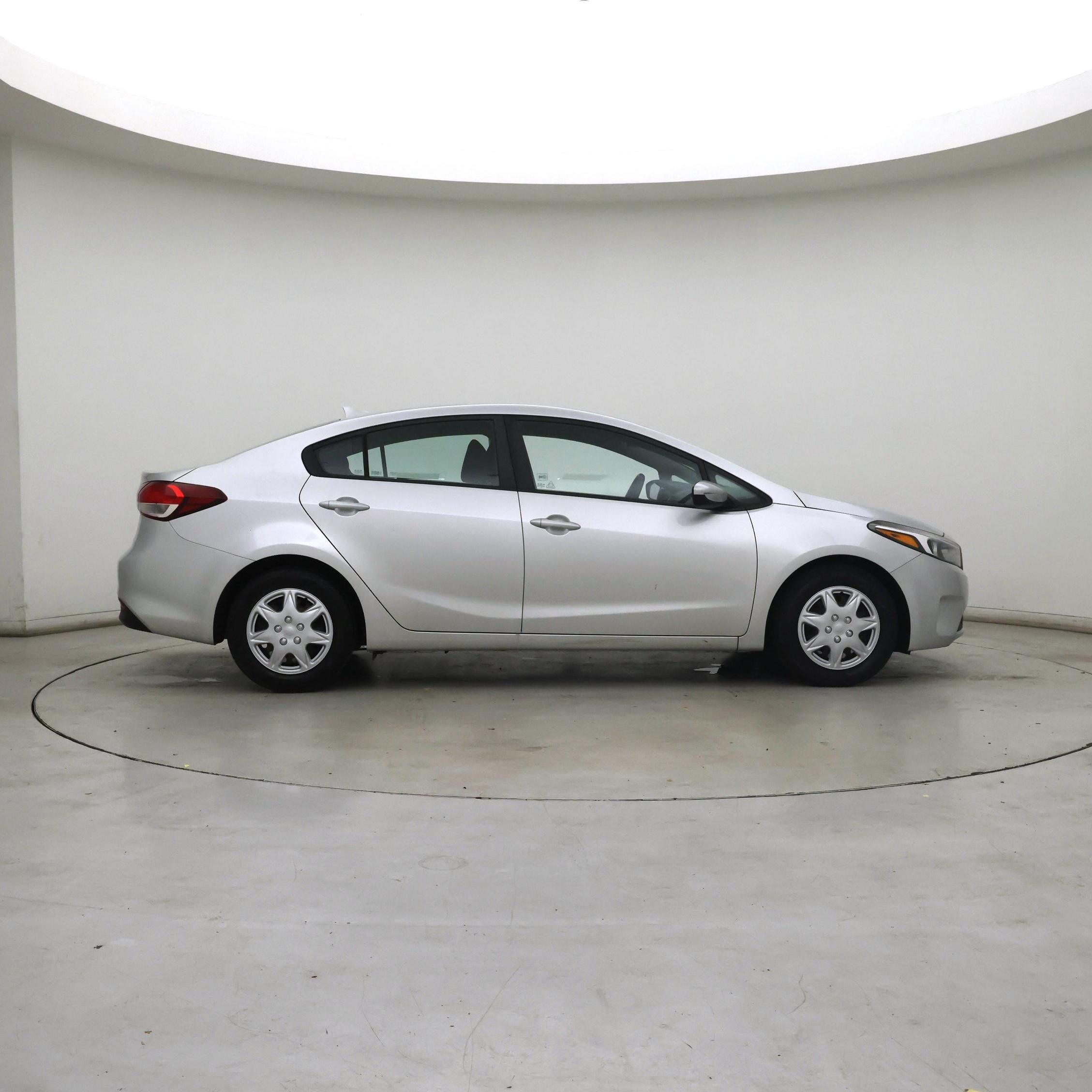 Thumbnail: 2017 Kia Forte - 7