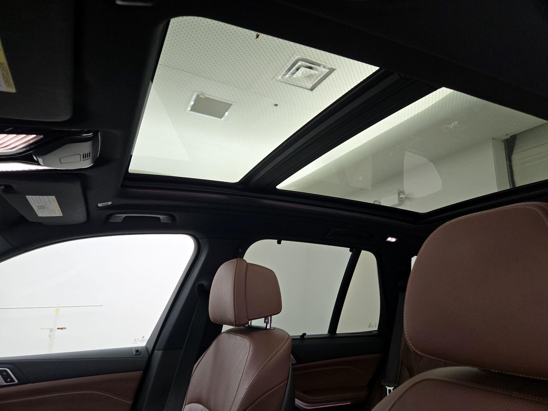 Thumbnail: 2022 BMW X5 - 19