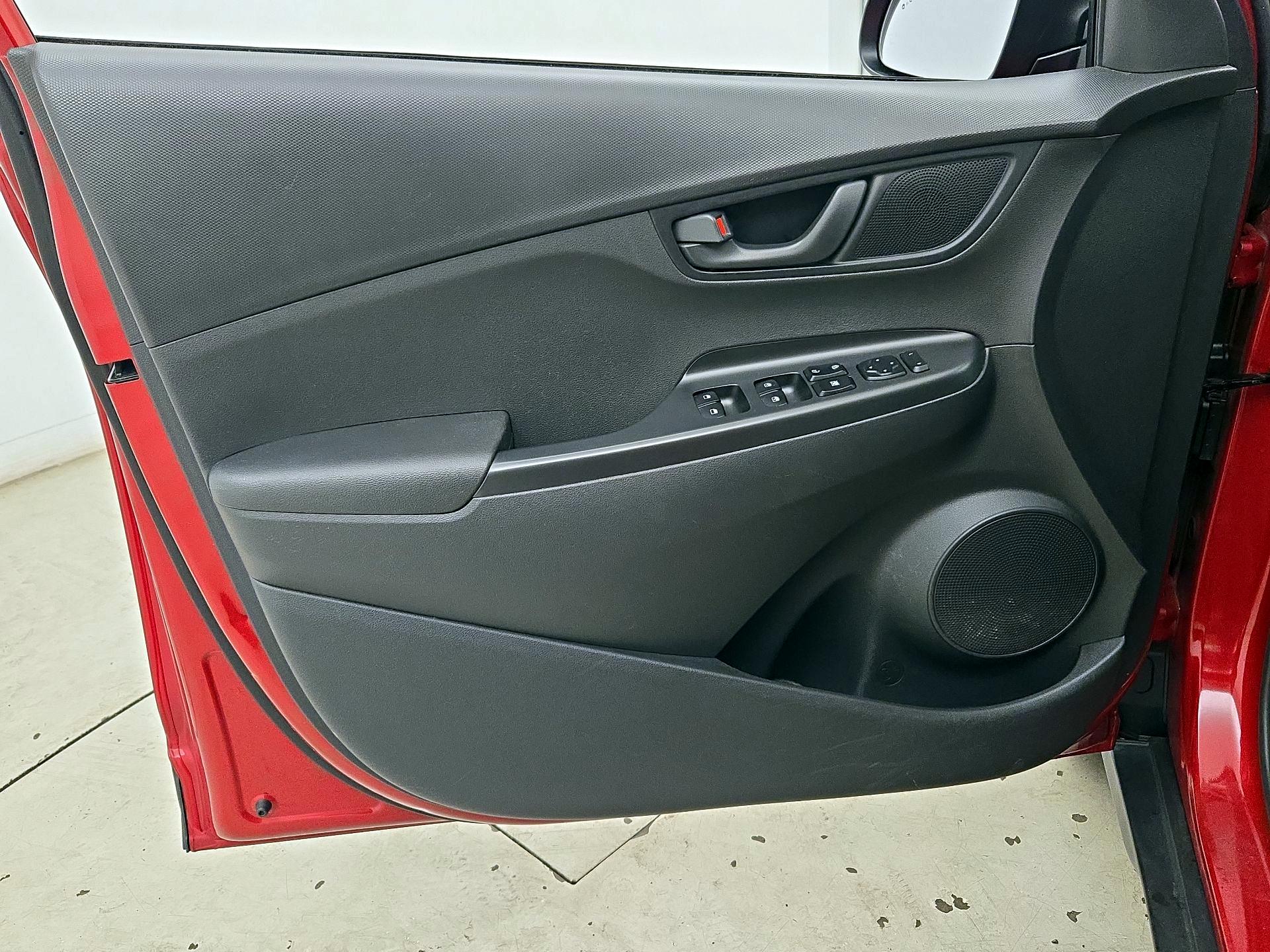 Thumbnail: 2020 Hyundai Kona - 12