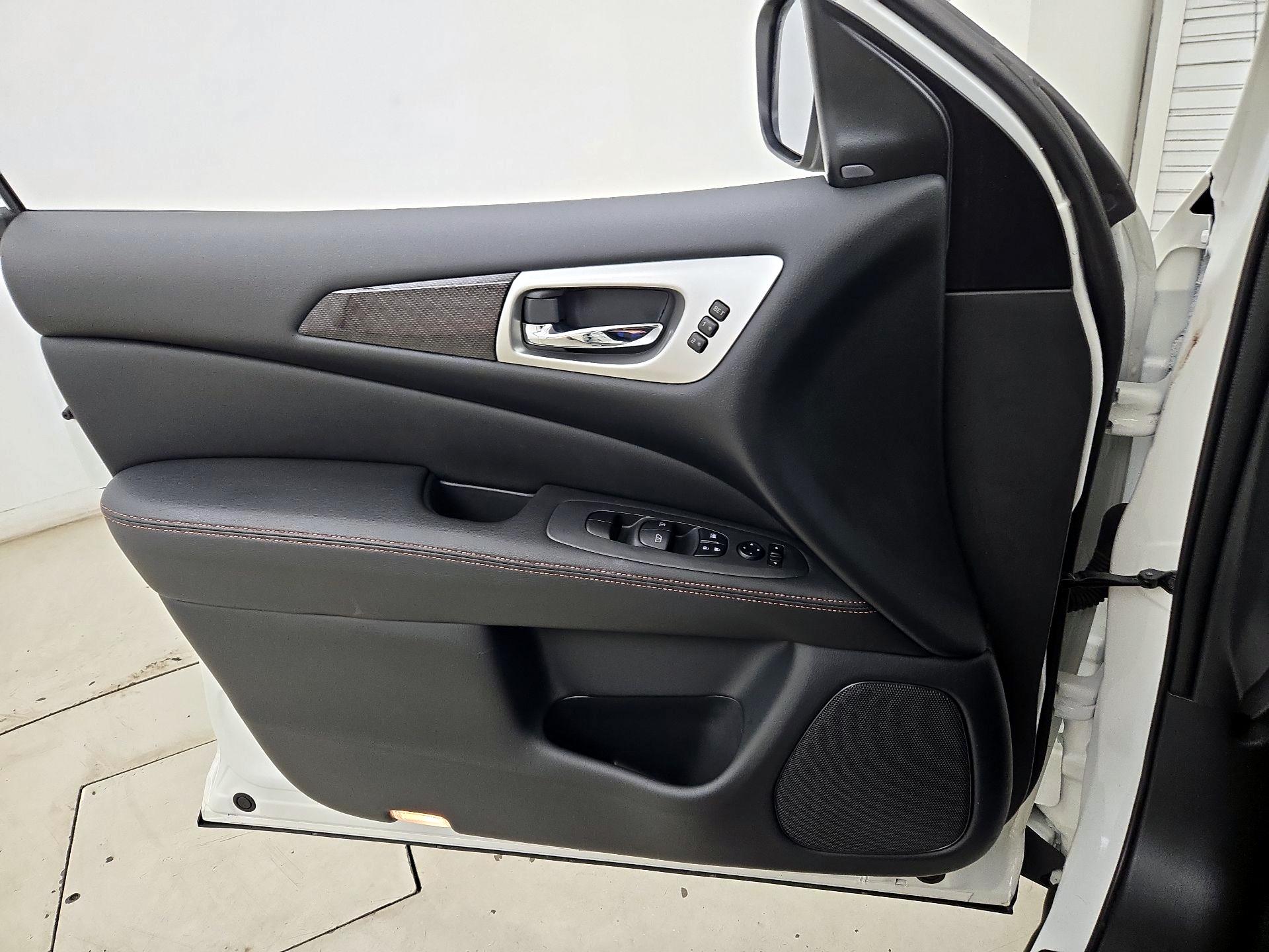 Thumbnail: 2020 Nissan Pathfinder - 12