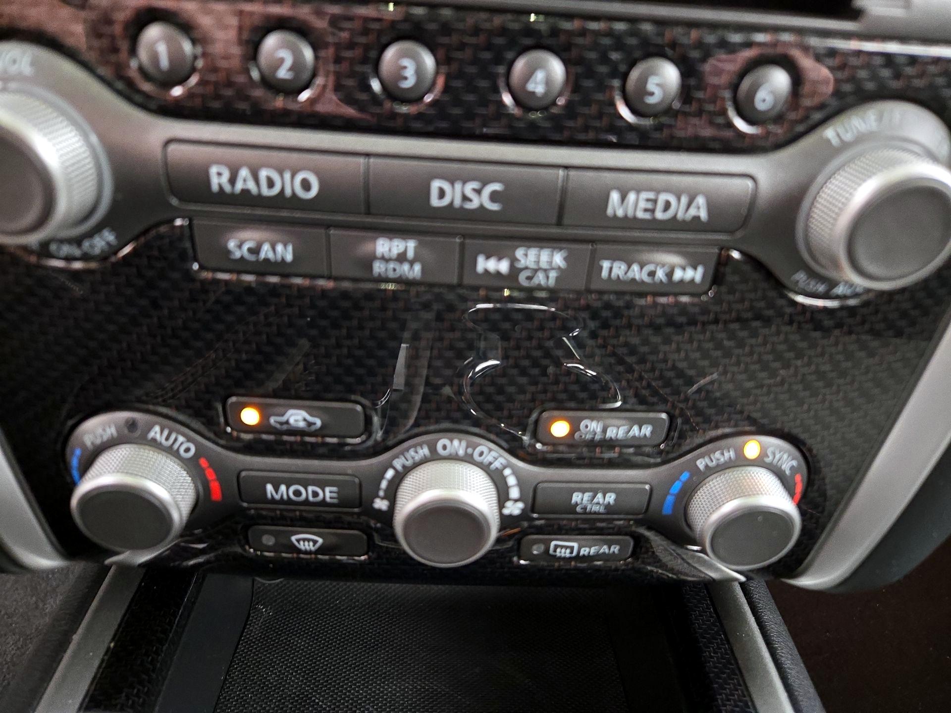 Thumbnail: 2020 Nissan Pathfinder - 15