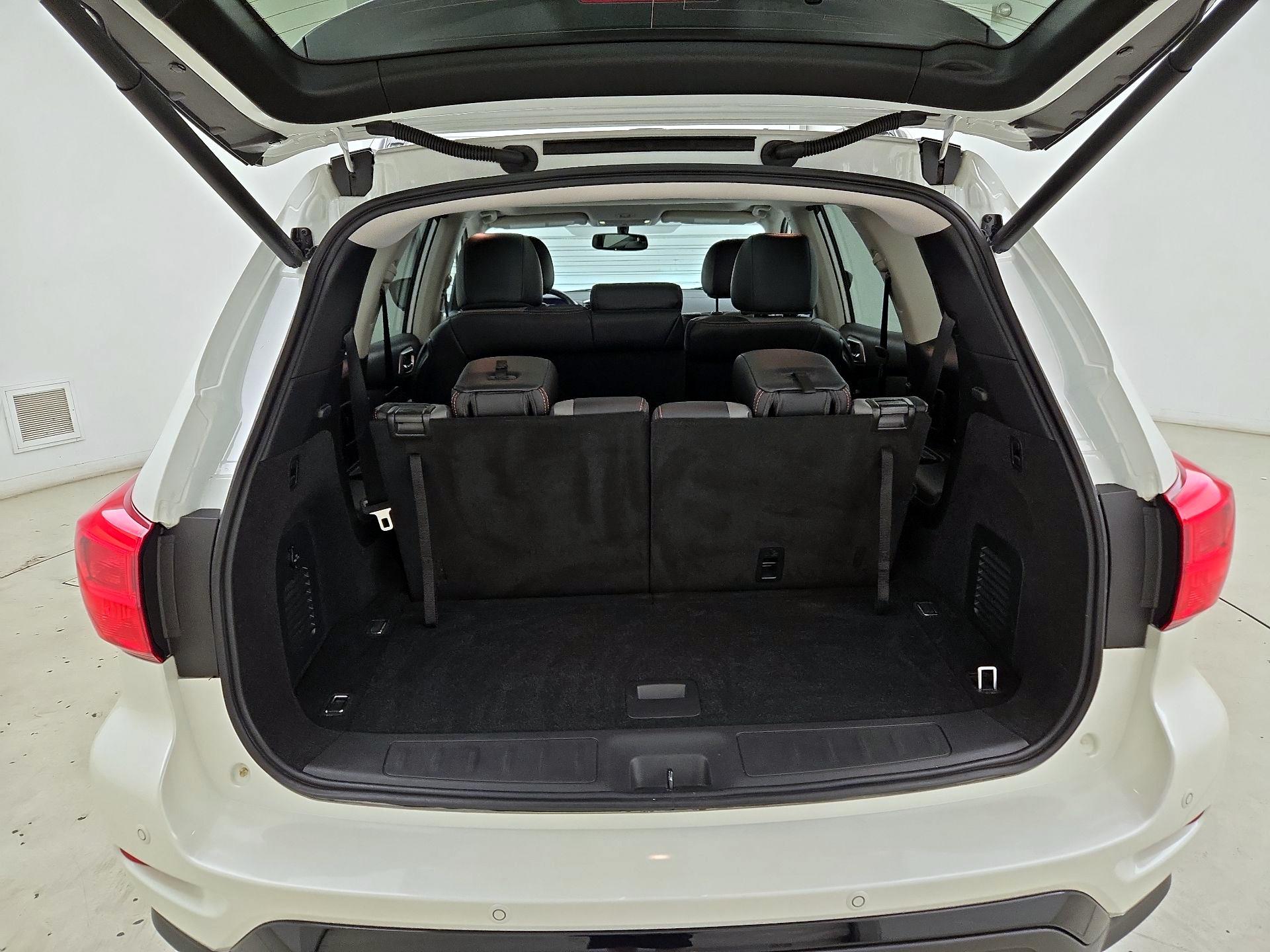 Thumbnail: 2020 Nissan Pathfinder - 18