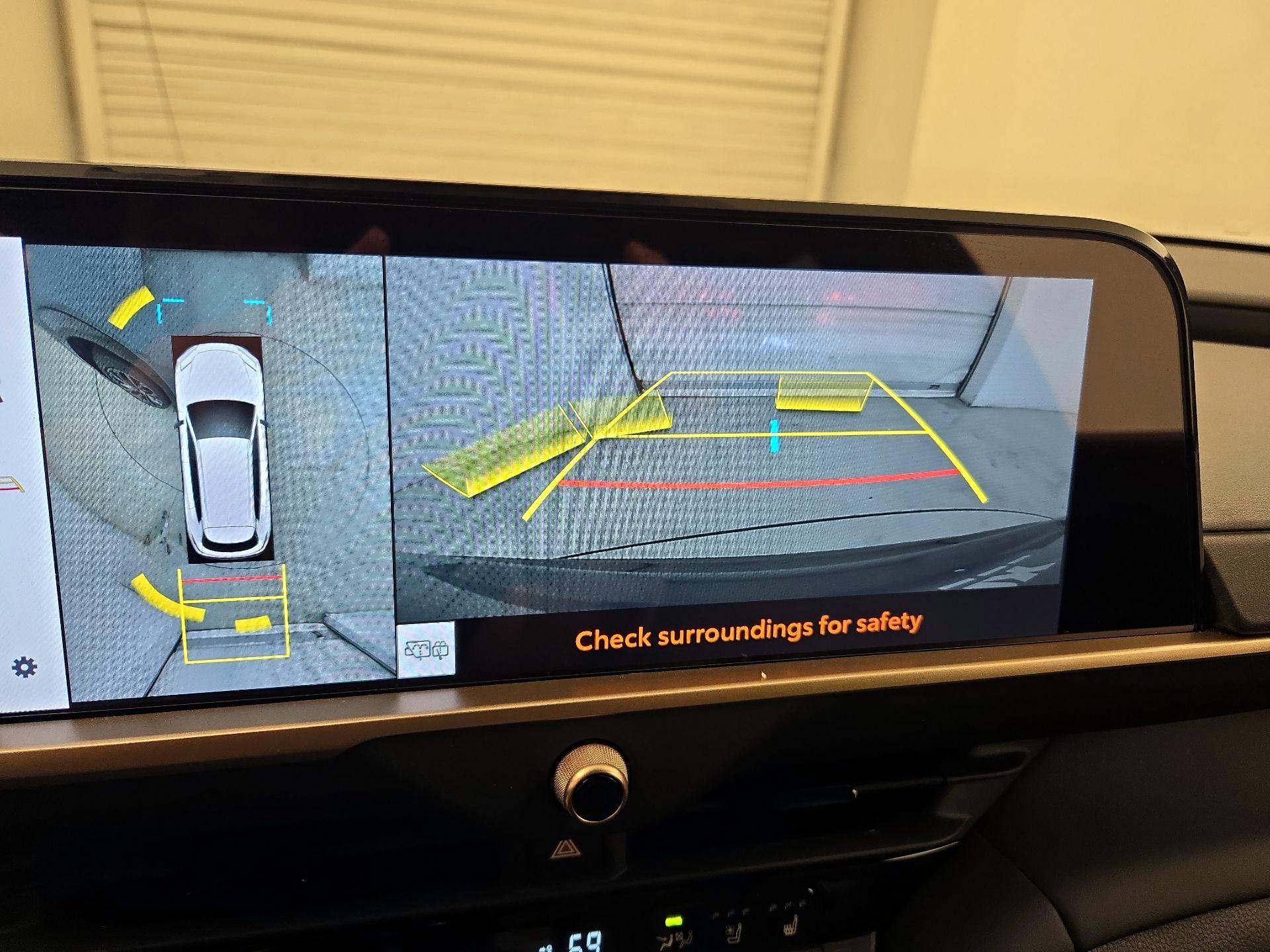 Thumbnail: 2025 Toyota Crown Signia - 13