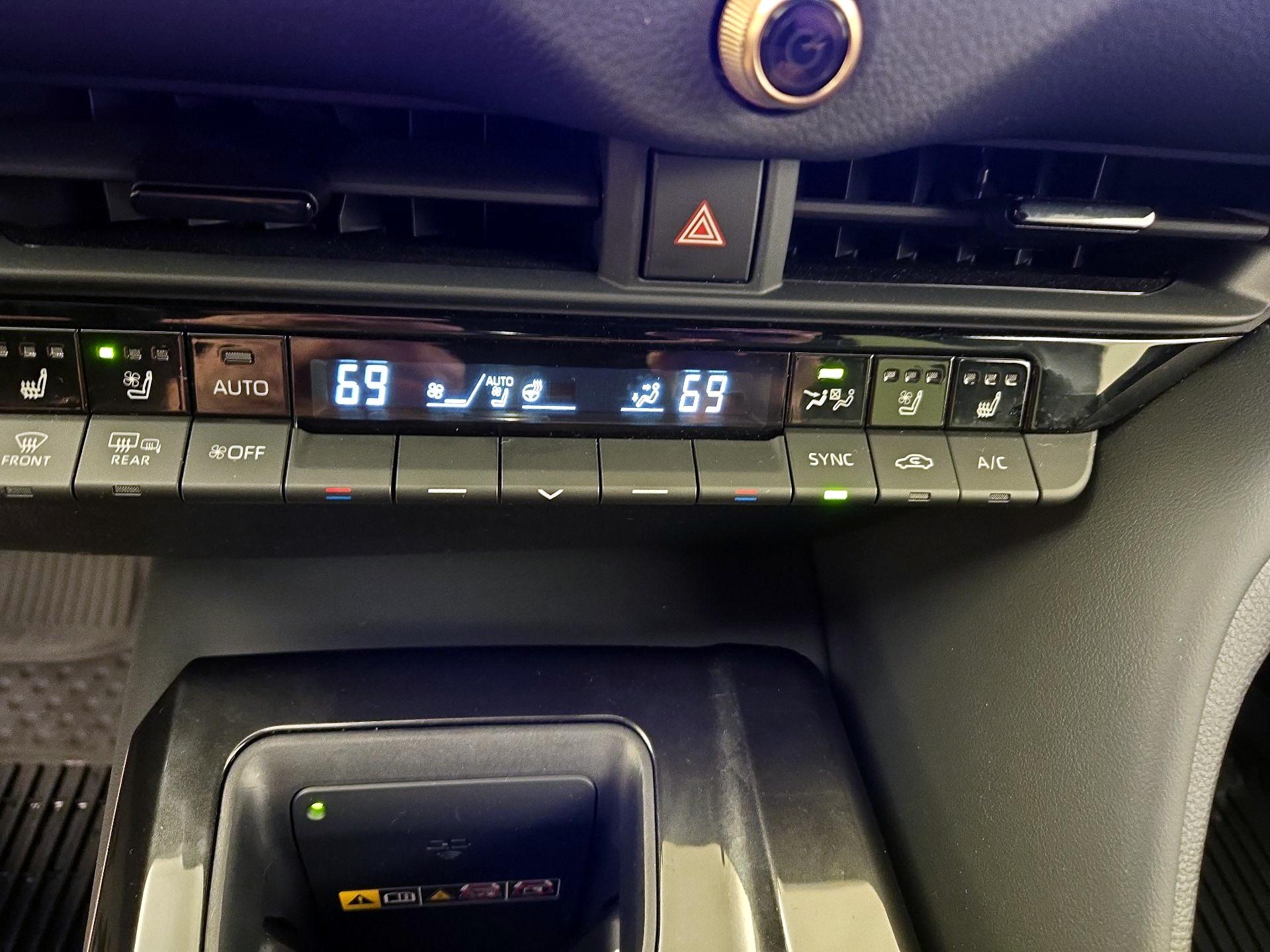 Thumbnail: 2025 Toyota Crown Signia - 15