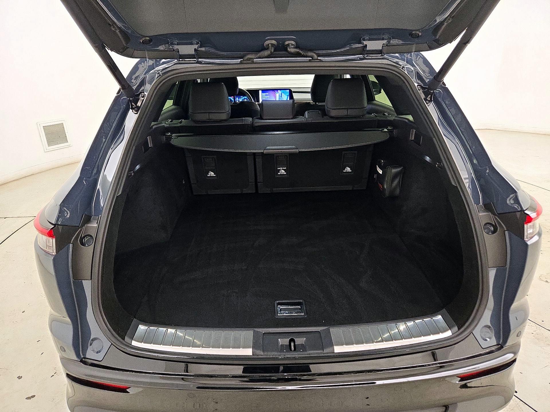 Thumbnail: 2025 Toyota Crown Signia - 19