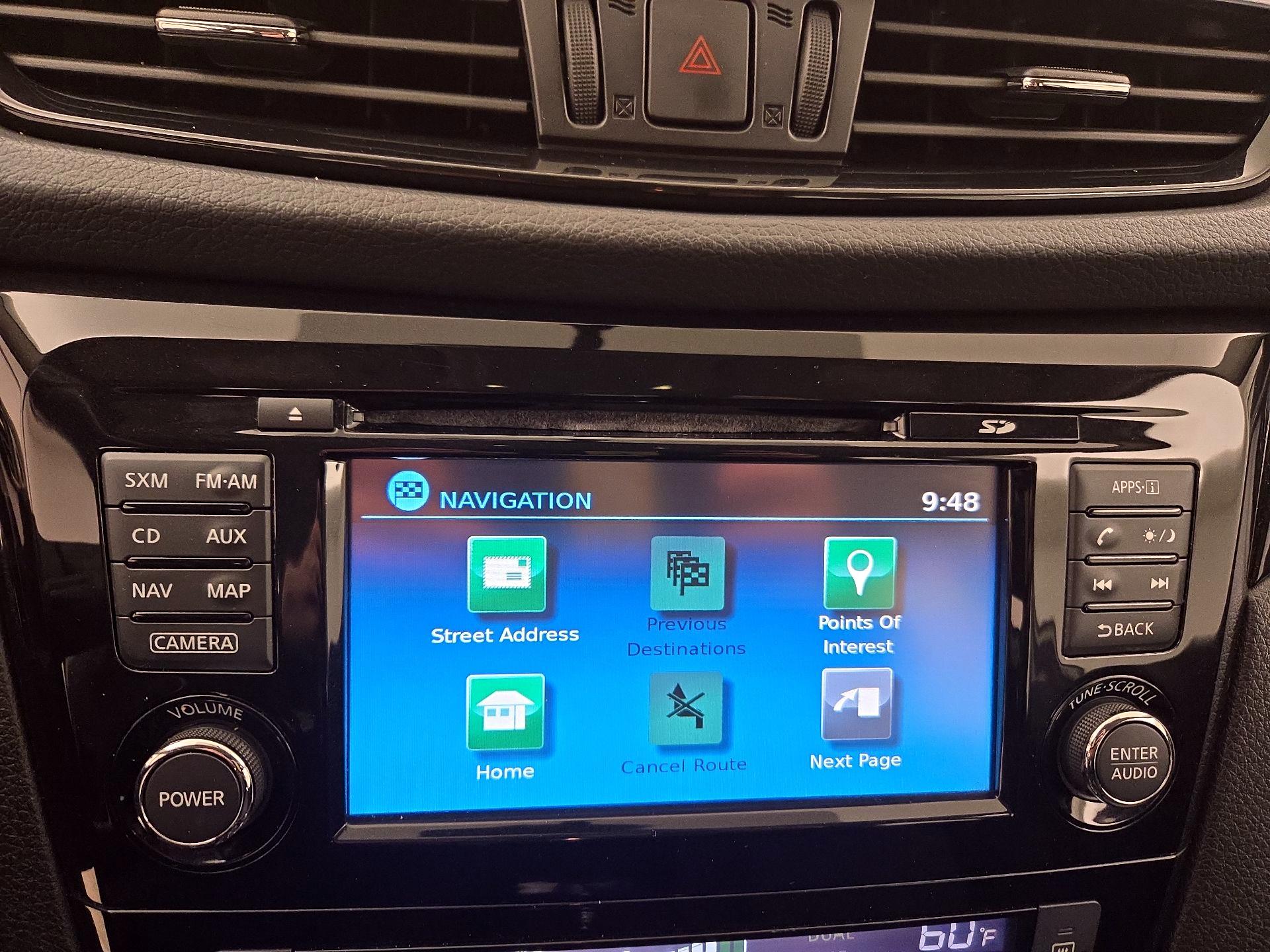 Thumbnail: 2017 Nissan Rogue Sport - 14