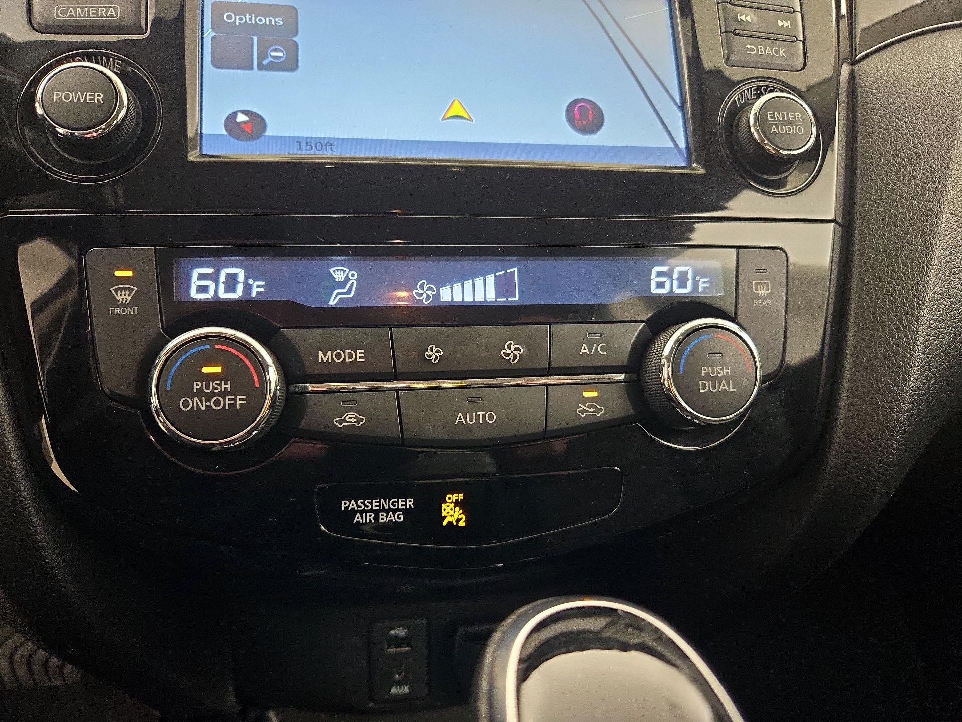 Thumbnail: 2017 Nissan Rogue Sport - 17