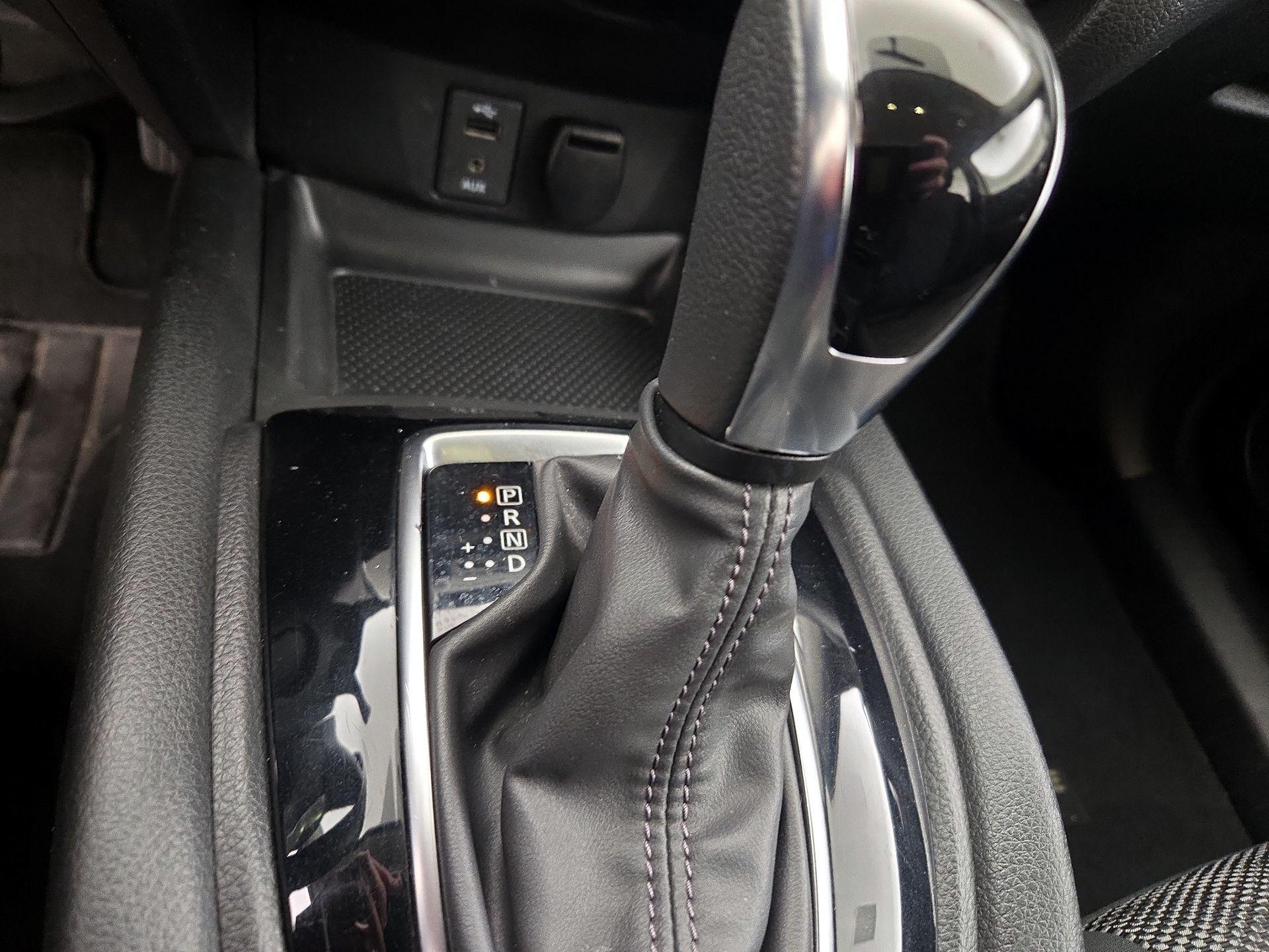 Thumbnail: 2017 Nissan Rogue Sport - 18