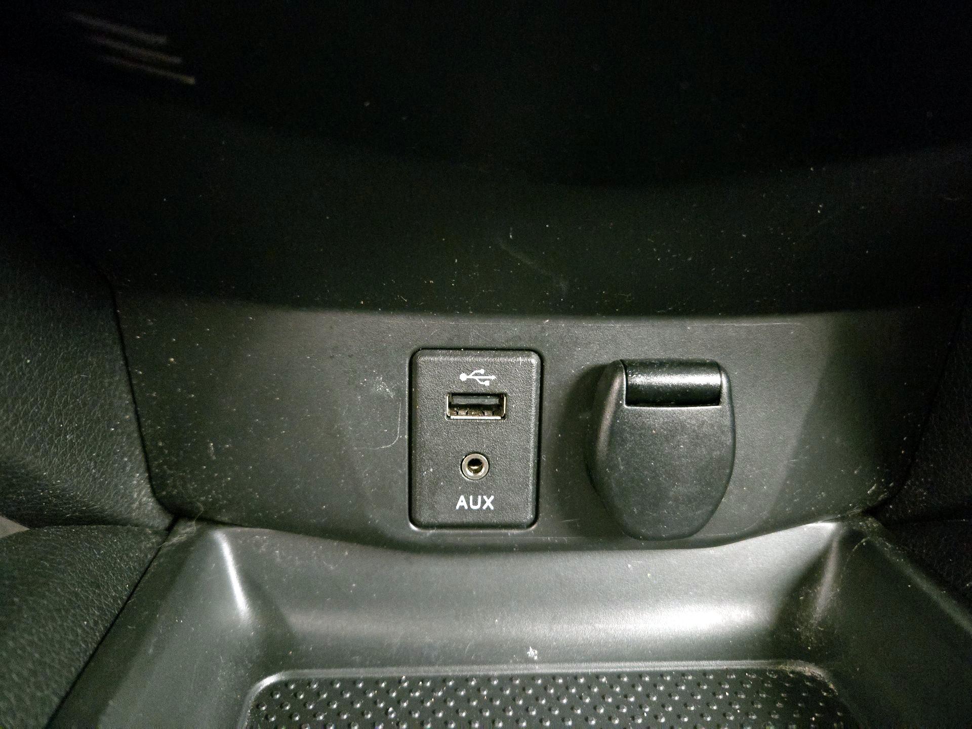 Thumbnail: 2017 Nissan Rogue Sport - 19