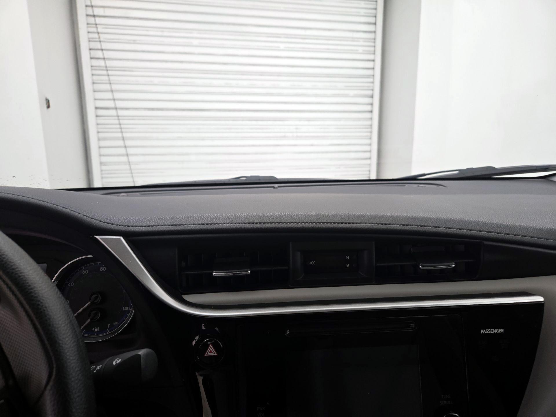 Thumbnail: 2017 Toyota Corolla - 9