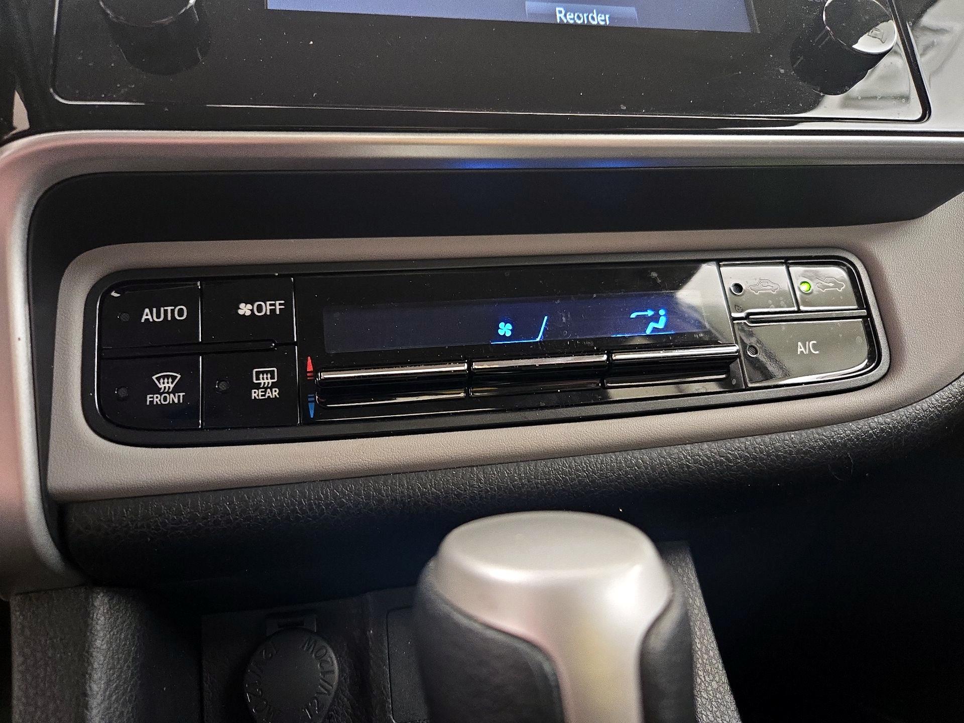 Thumbnail: 2017 Toyota Corolla - 16