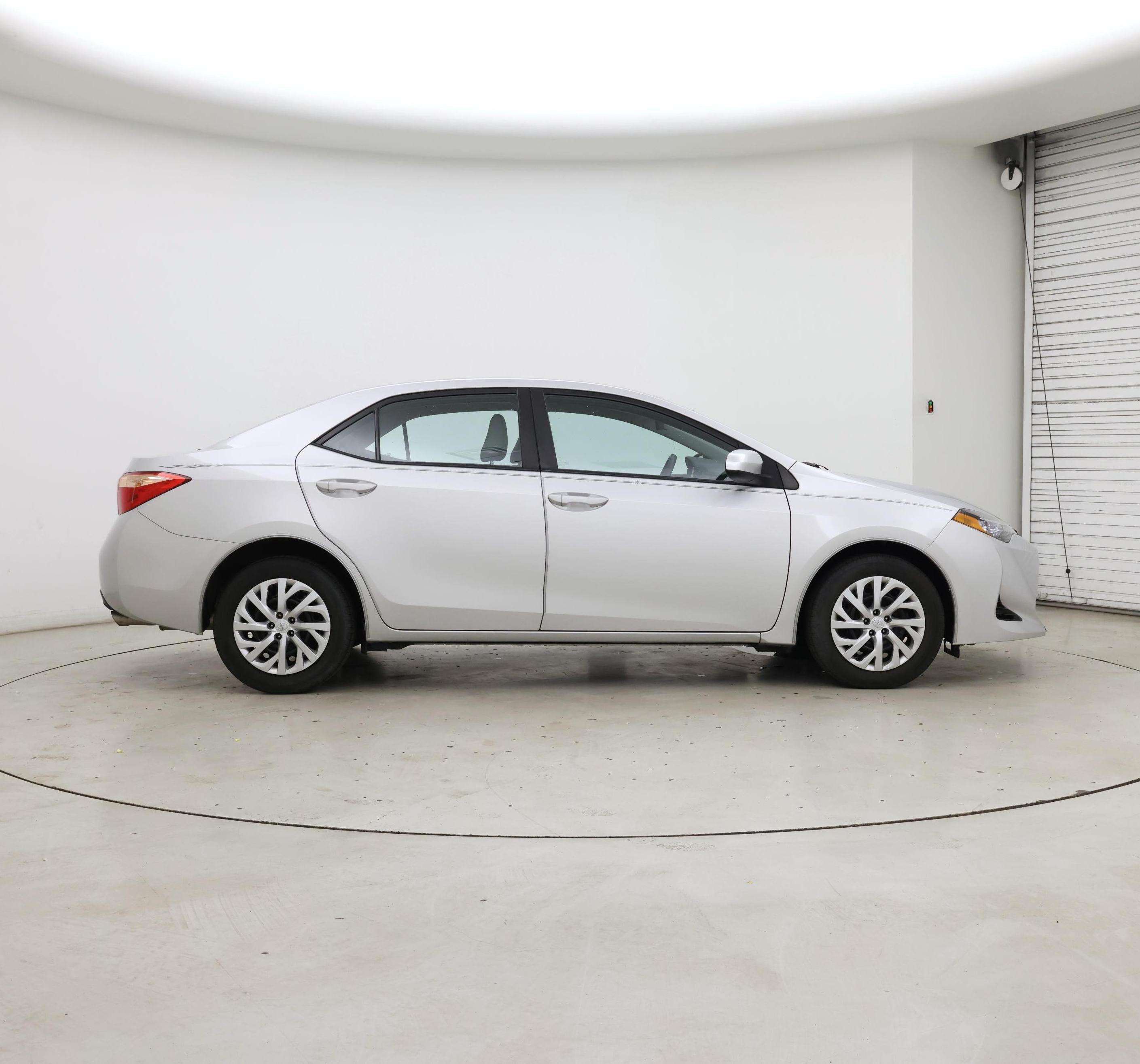 Thumbnail: 2017 Toyota Corolla - 7