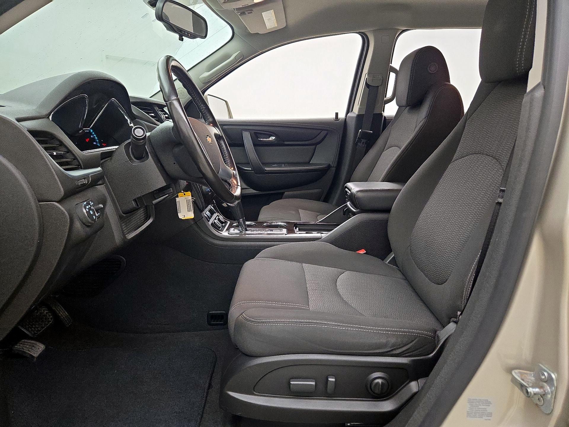 Thumbnail: 2017 Chevrolet Traverse - 11