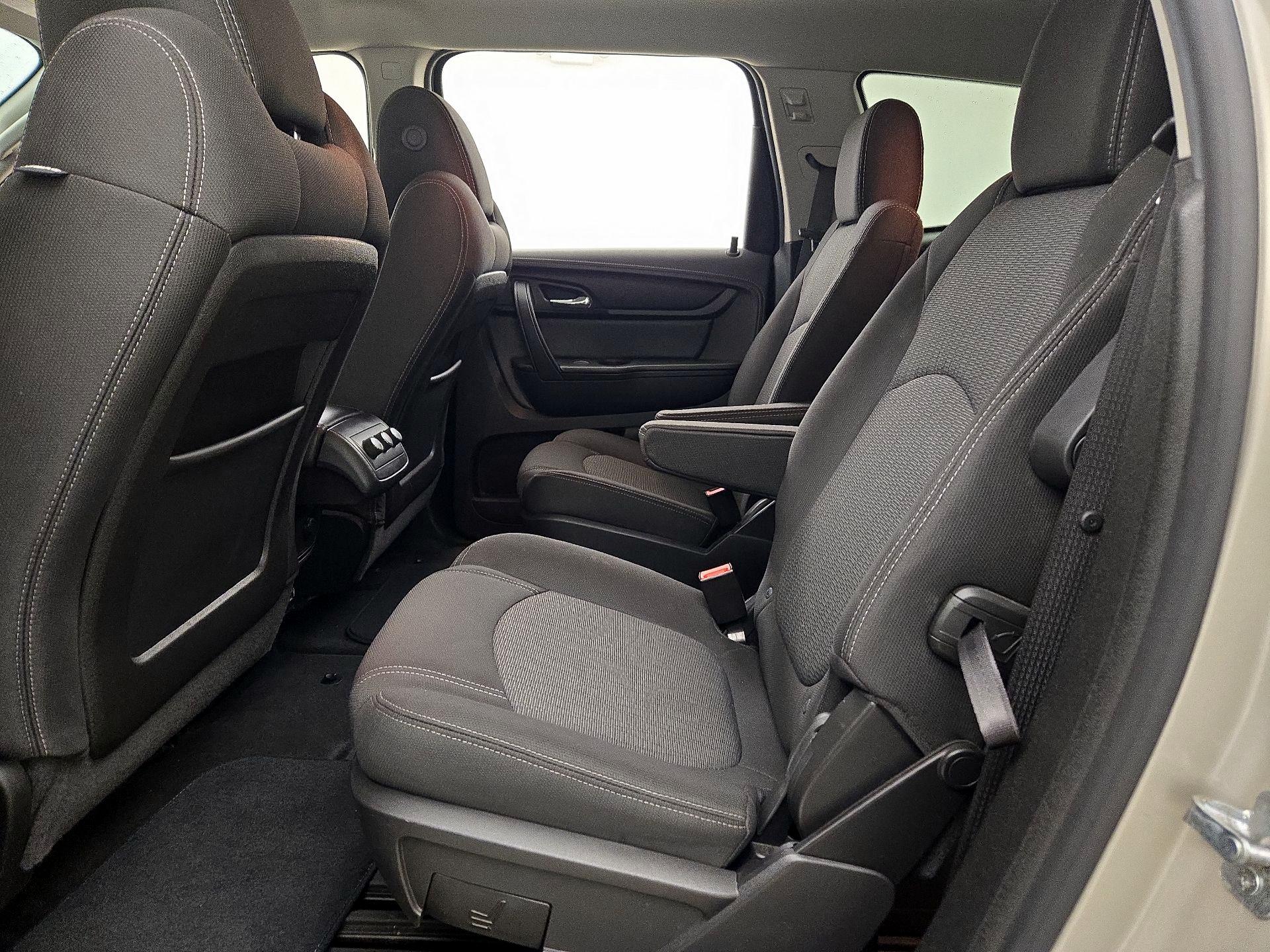 Thumbnail: 2017 Chevrolet Traverse - 19