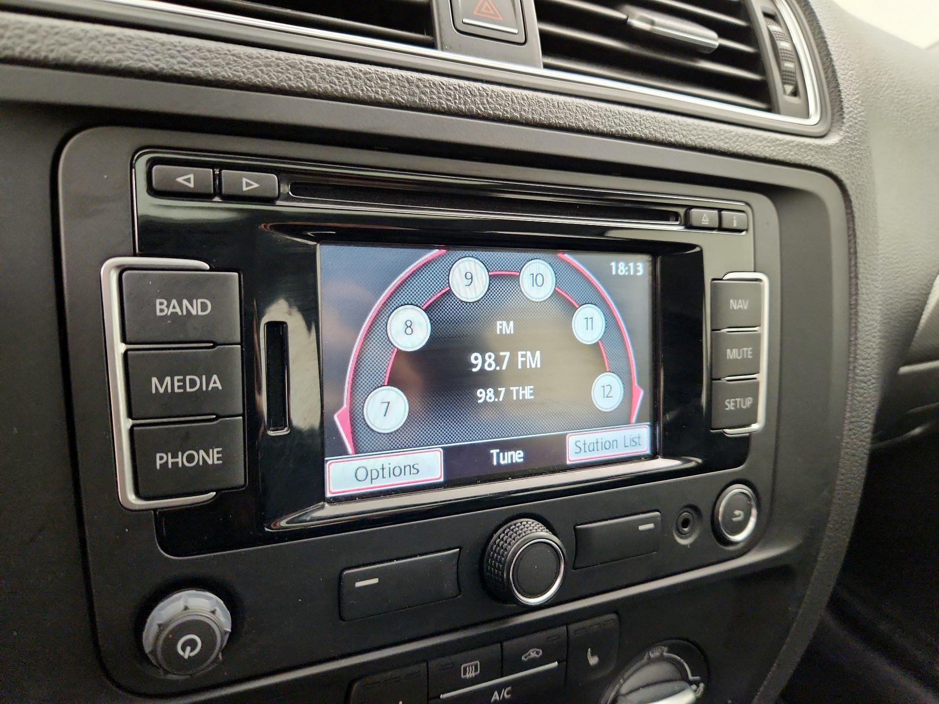 Thumbnail: 2015 Volkswagen Jetta - 16
