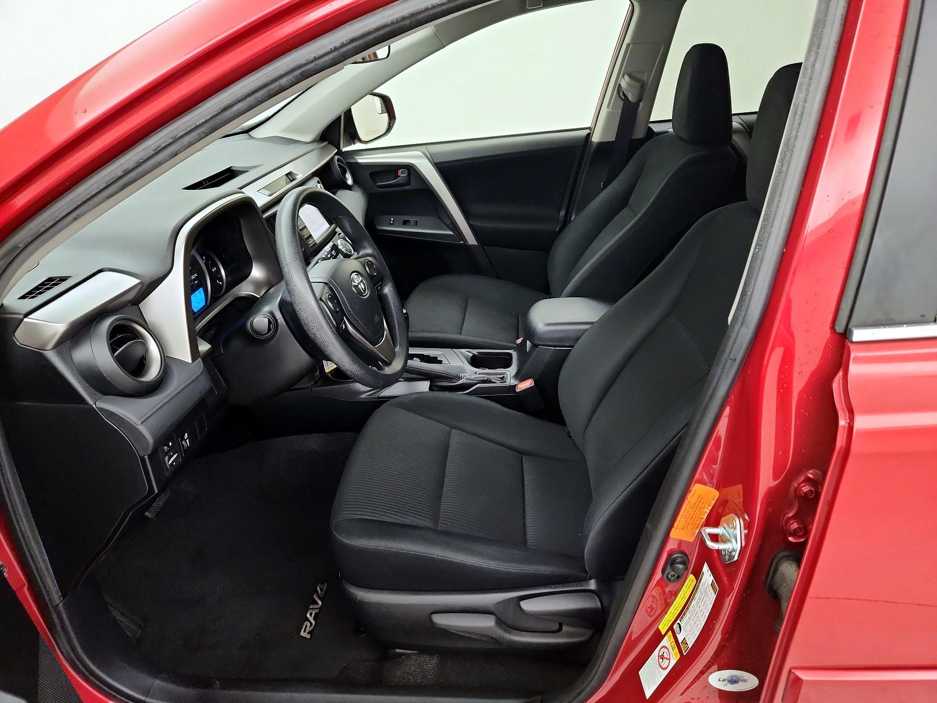 Thumbnail: 2016 Toyota RAV4 - 11