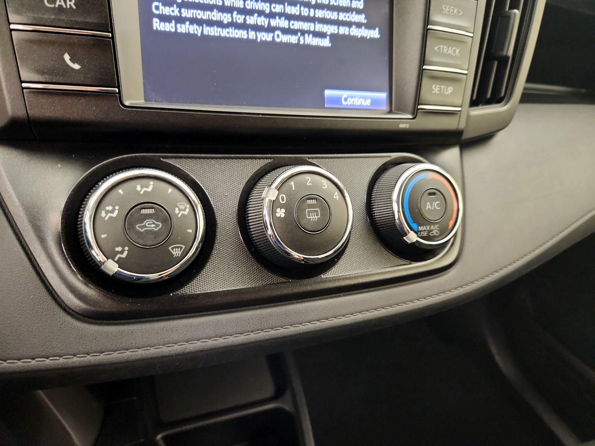 Thumbnail: 2016 Toyota RAV4 - 16