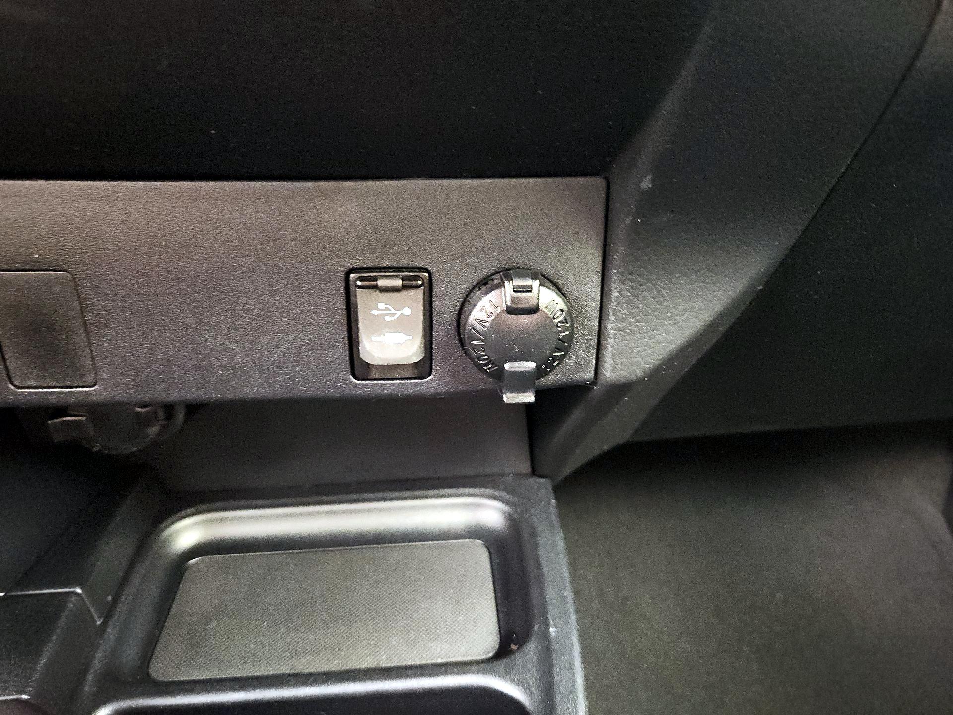 Thumbnail: 2016 Toyota RAV4 - 18