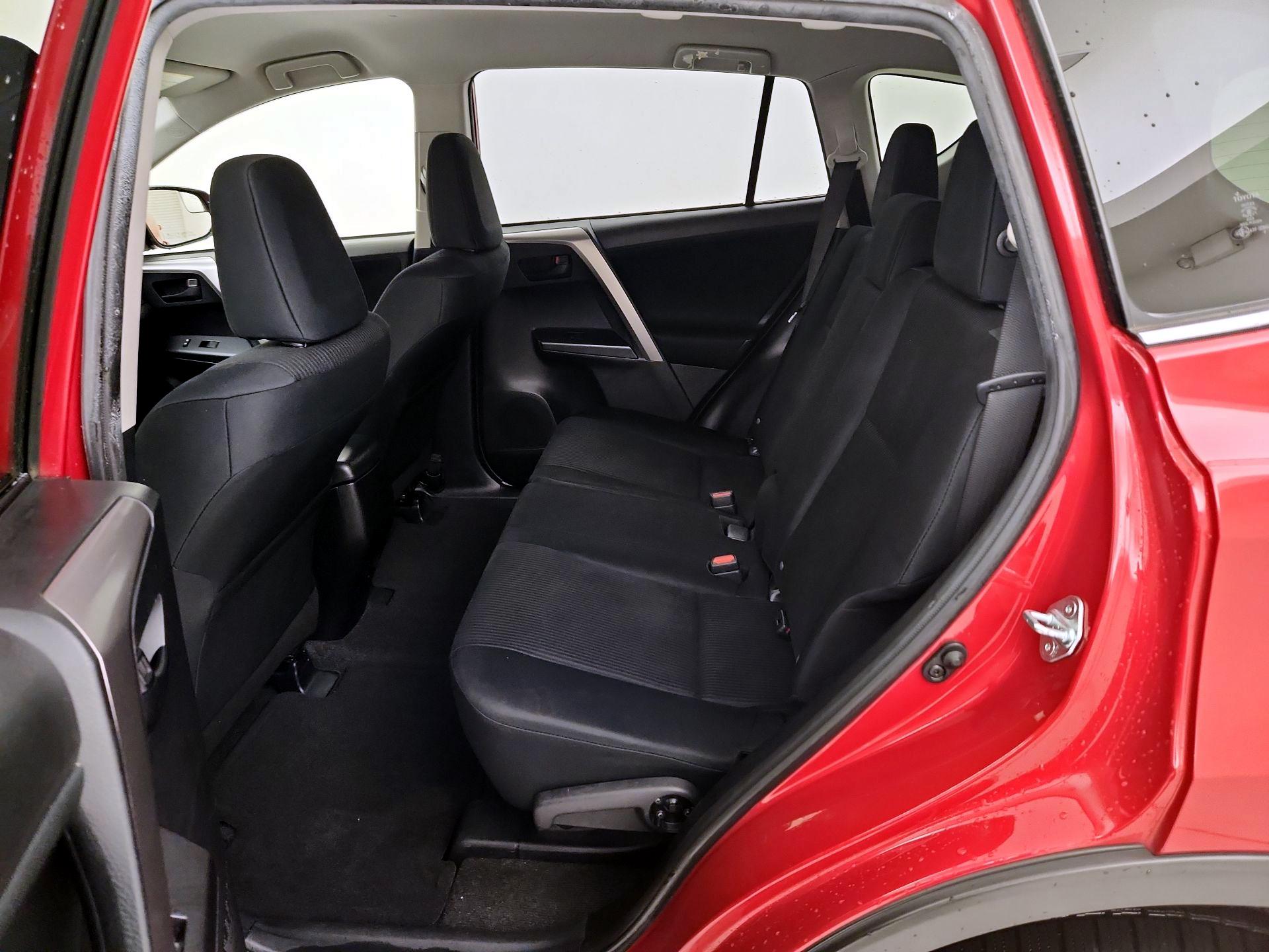 Thumbnail: 2016 Toyota RAV4 - 19