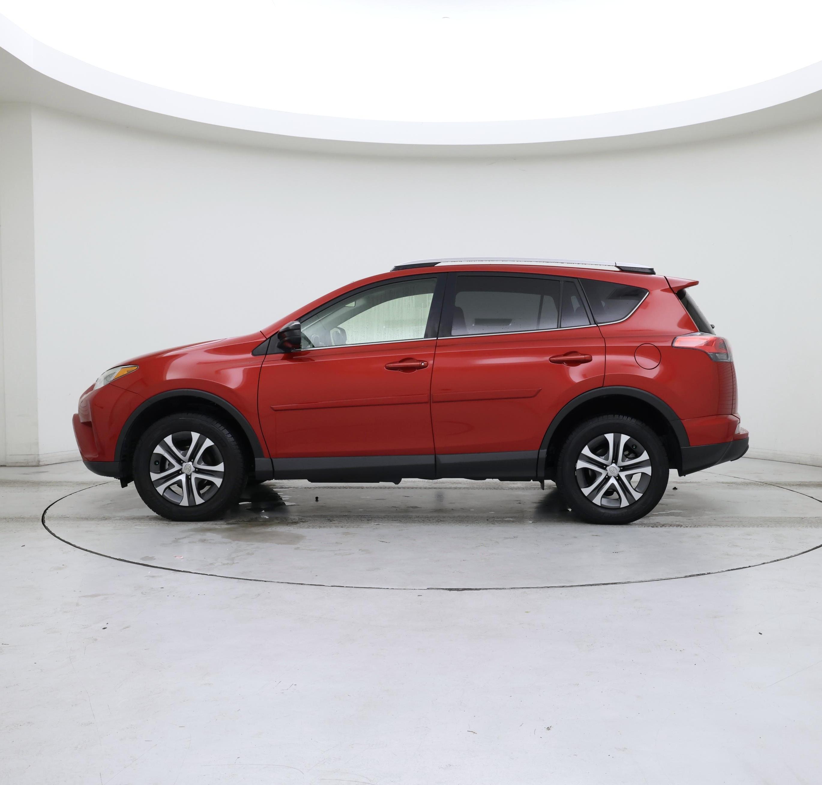 Thumbnail: 2016 Toyota RAV4 - 3
