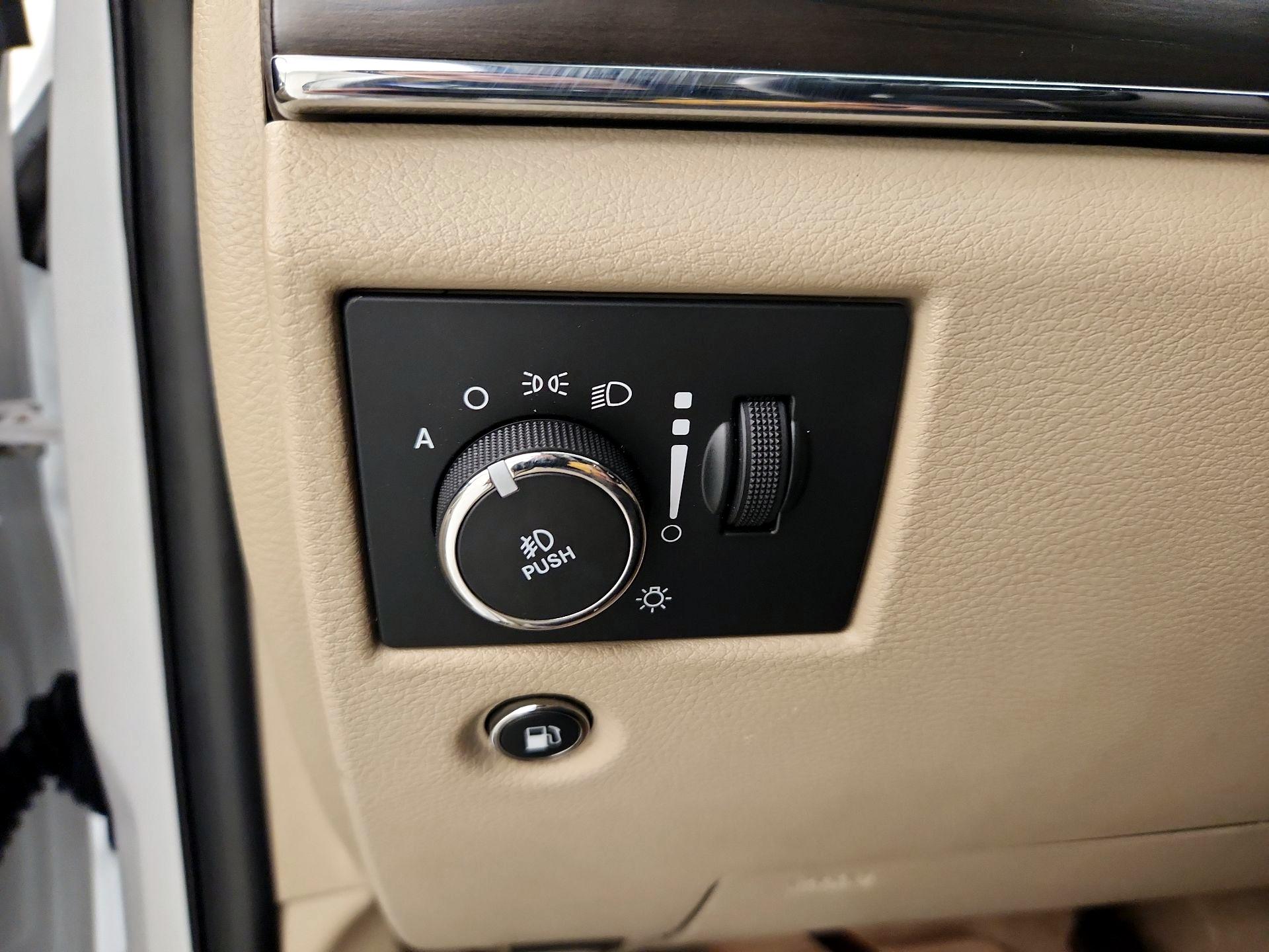 Thumbnail: 2014 Jeep Grand Cherokee - 13