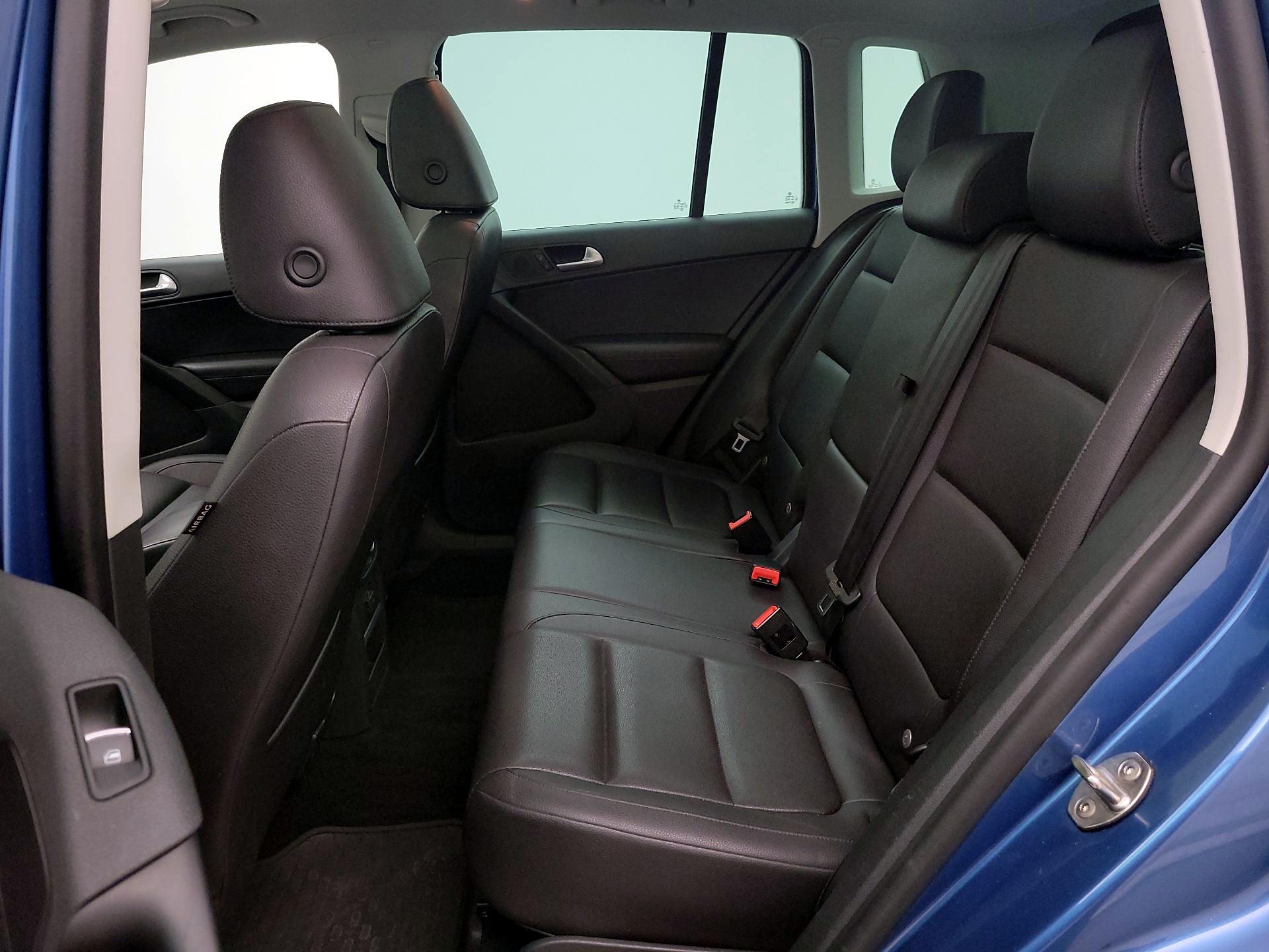Thumbnail: 2017 Volkswagen Tiguan - 20